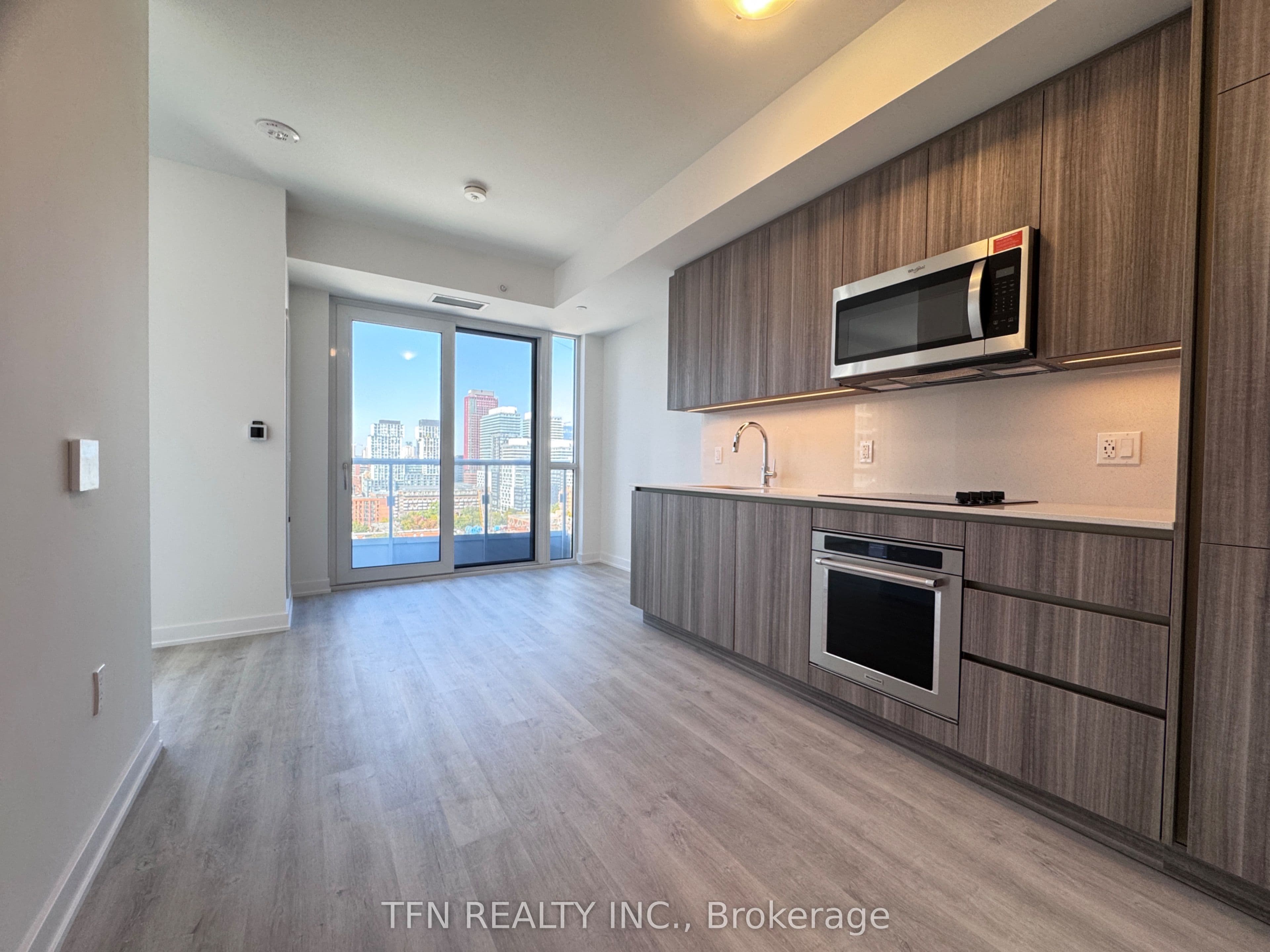Unit 1504 15 Richardson Street photo 1