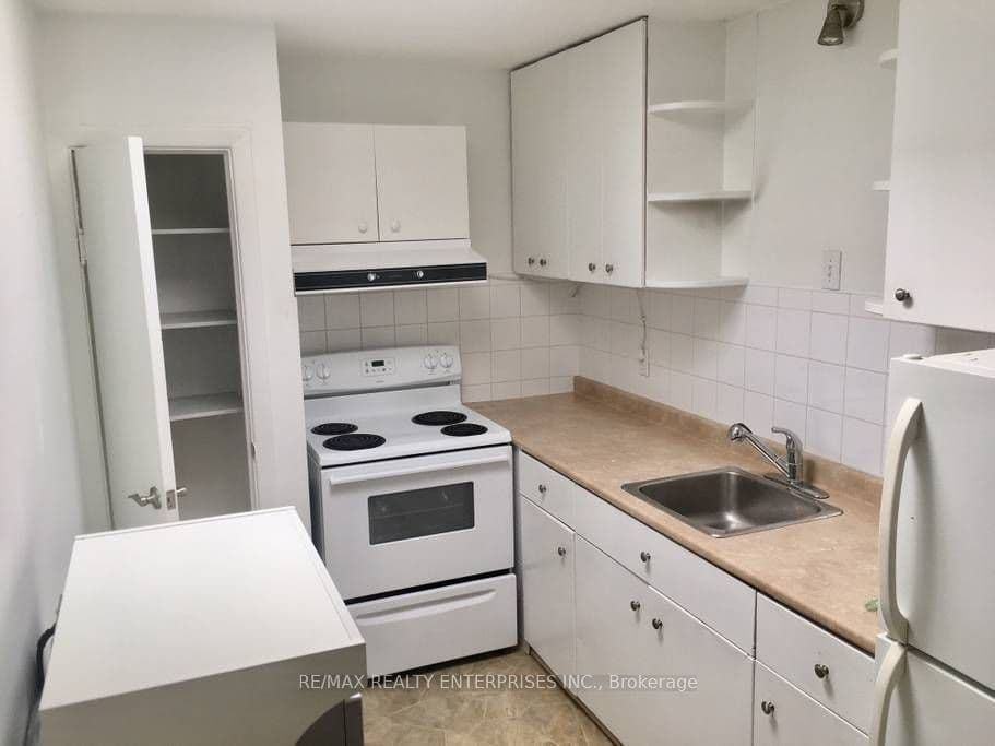 Unit 2 297 Lakeshore Road photo 1
