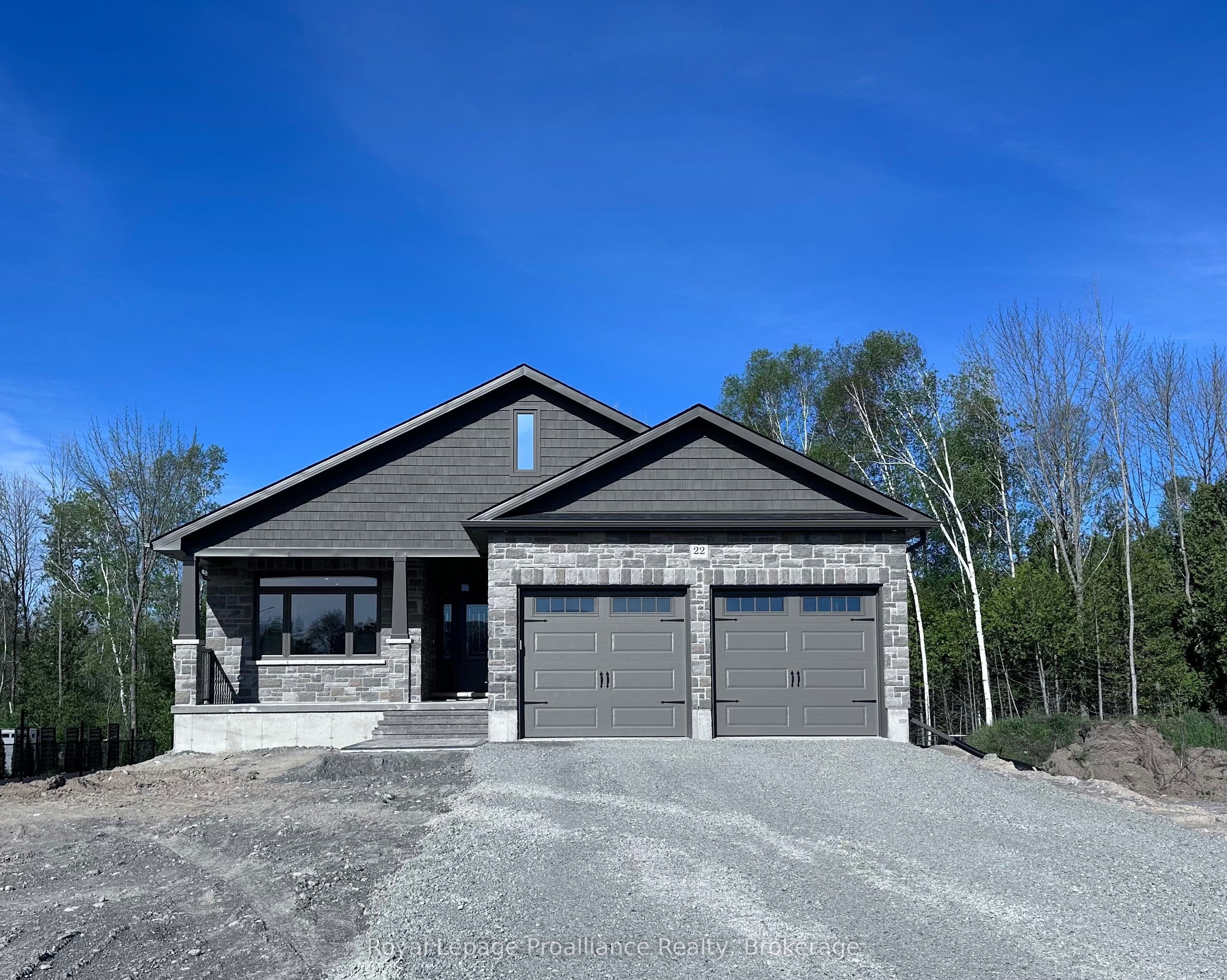 22 MacKenzie John Crescent photo 1