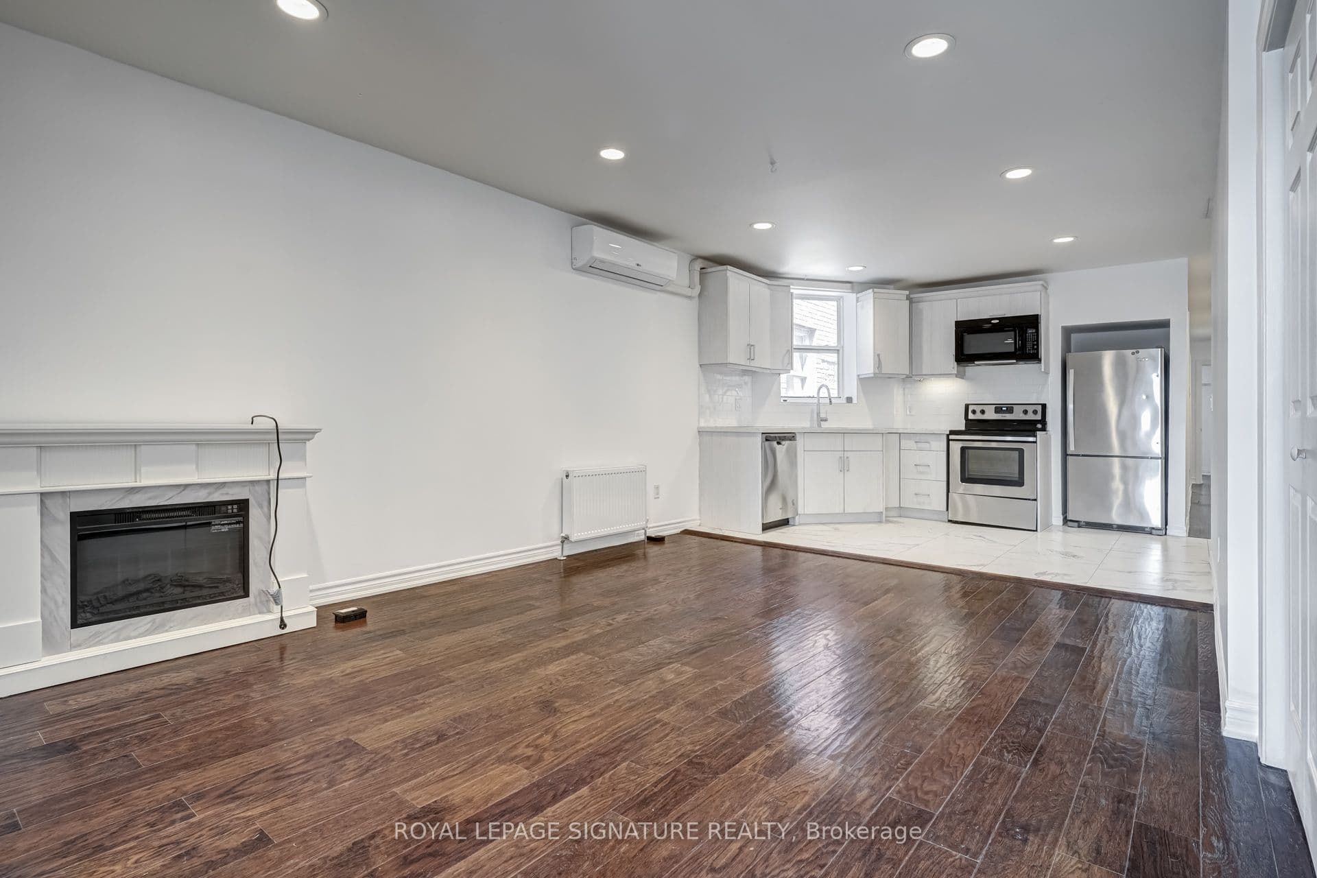 Unit 3rd Lvl 1116 College Street photo 1