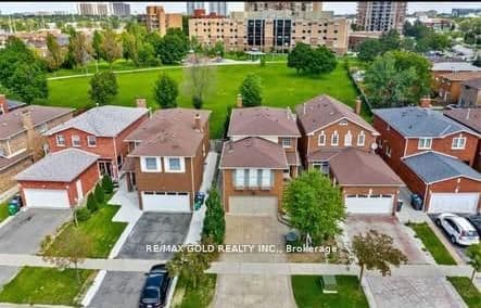 36 Windmill Boulevard photo 1