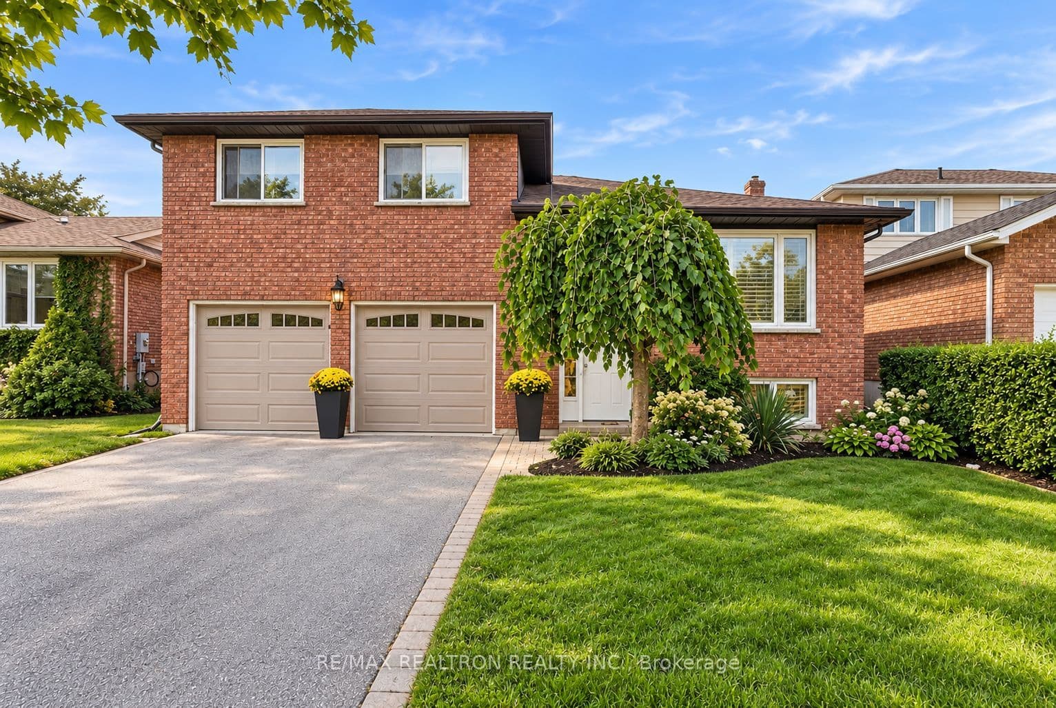 18 Castille Crescent photo 1
