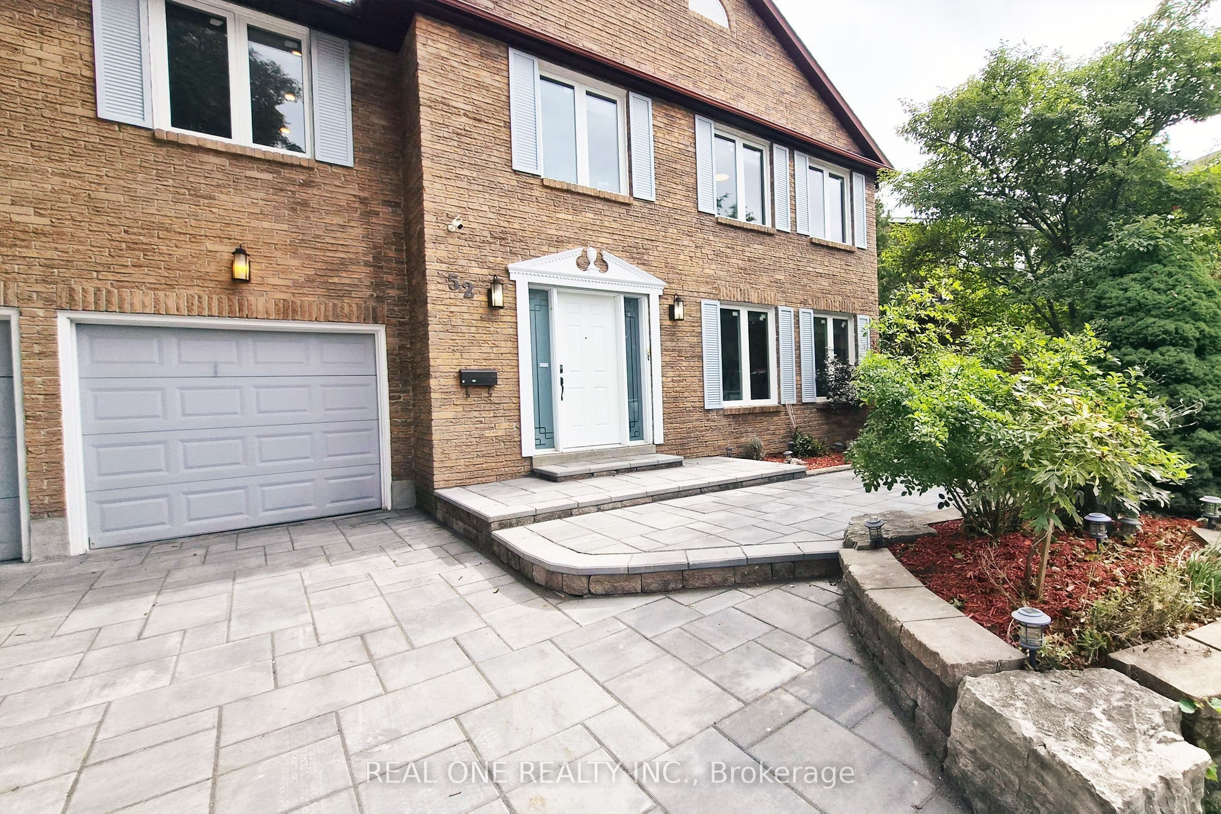 52 Fenwick Crescent photo 1