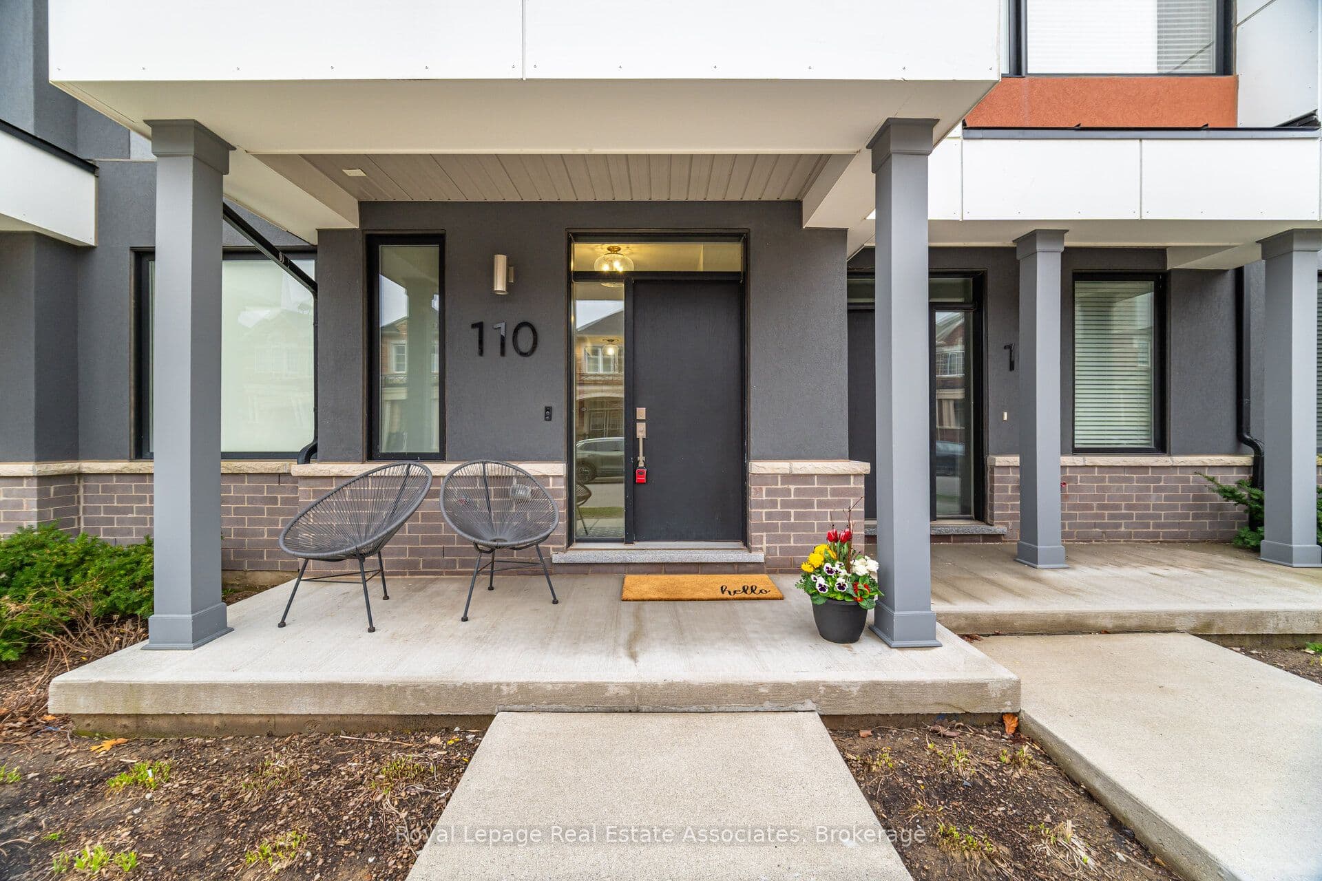 110 Huguenot Road photo 1