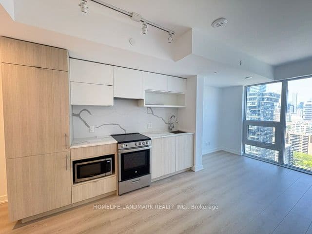 Unit 3112 100 Queen Street photo 1