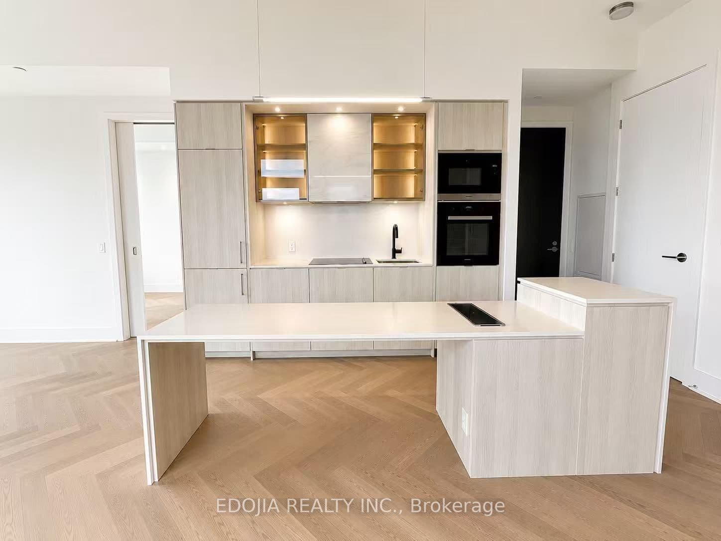 Unit 6004 11 Yorkville Avenue photo 1