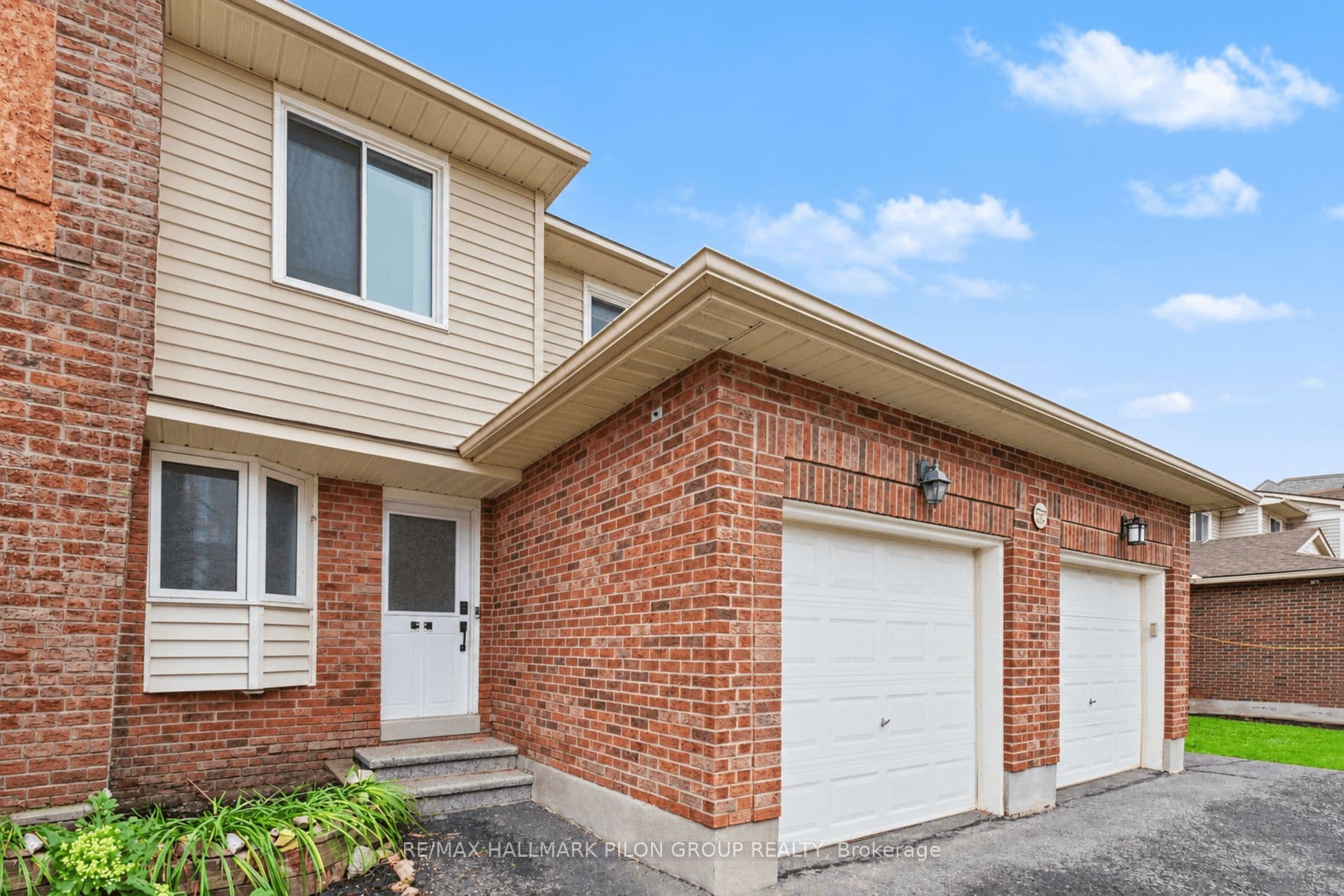 Unit B 106 Valley Stream Drive photo 1