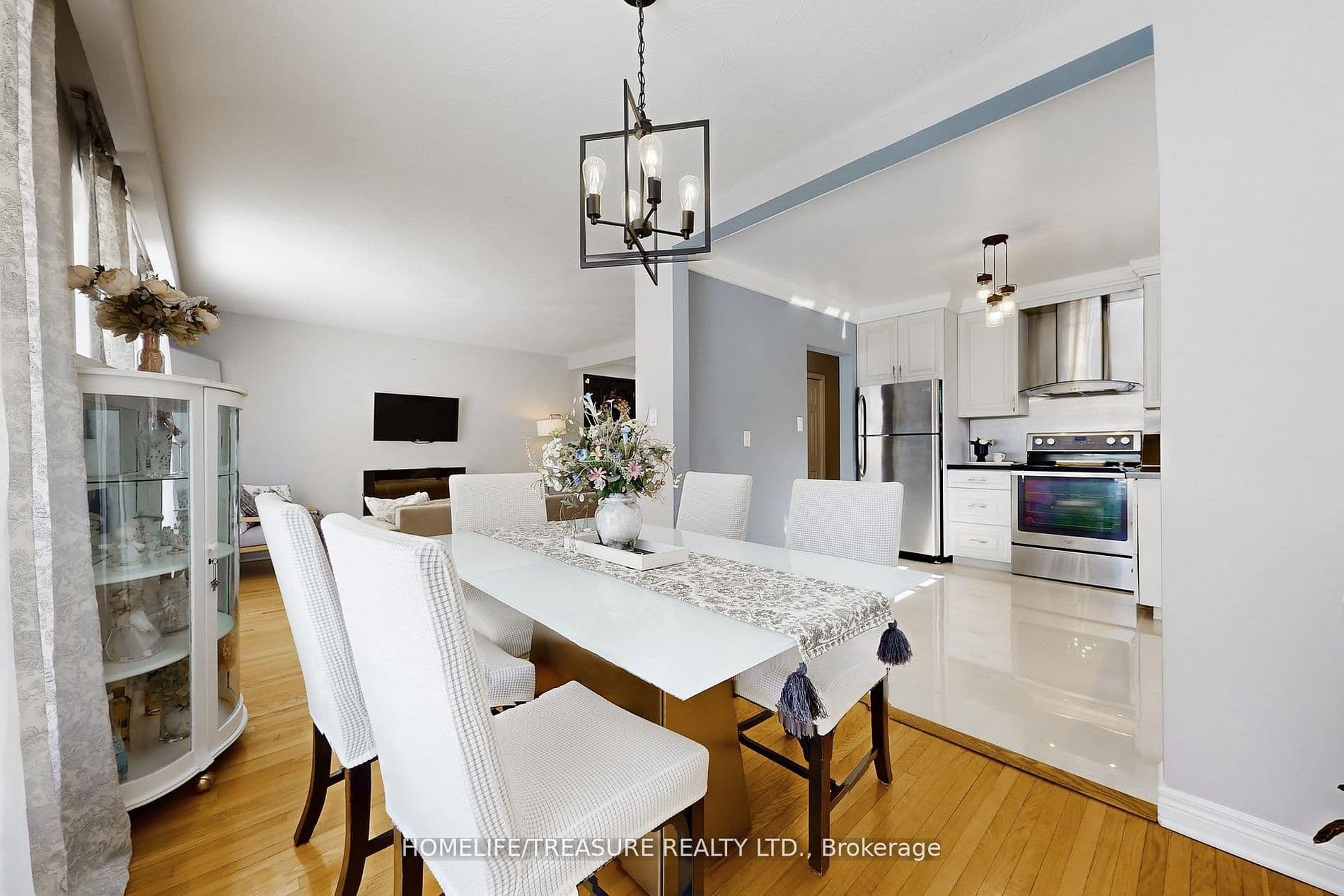 19 BRAMPTON Road photo 1