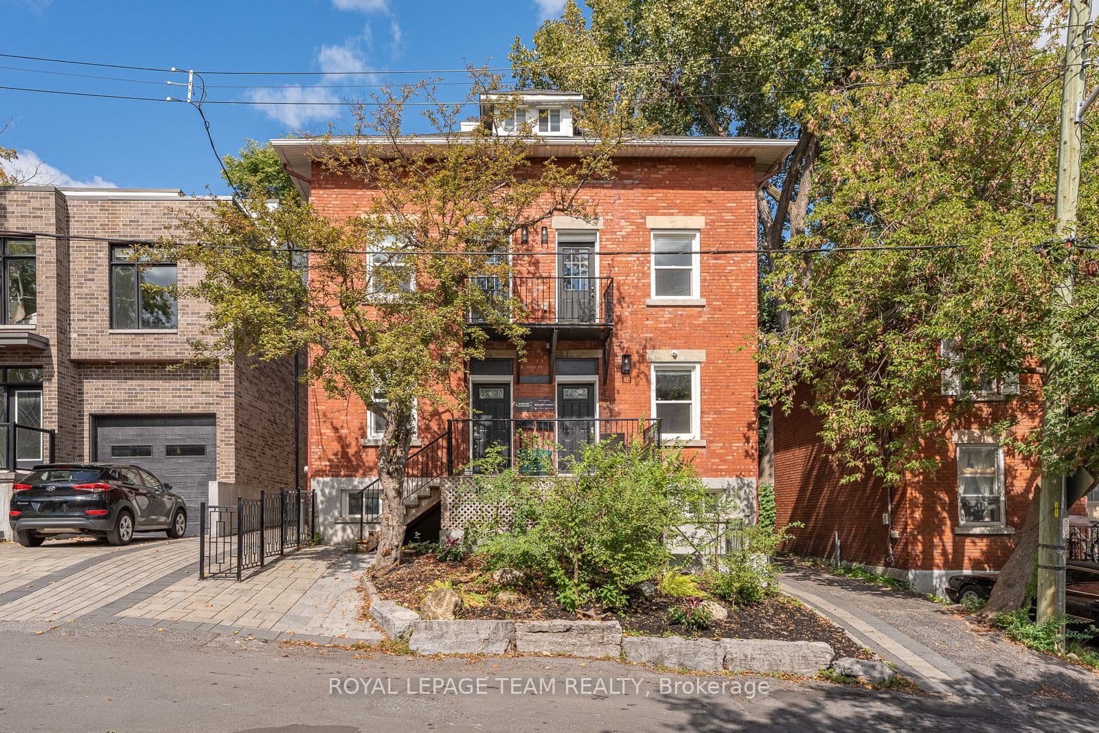 447 - 449 Green Avenue photo 1