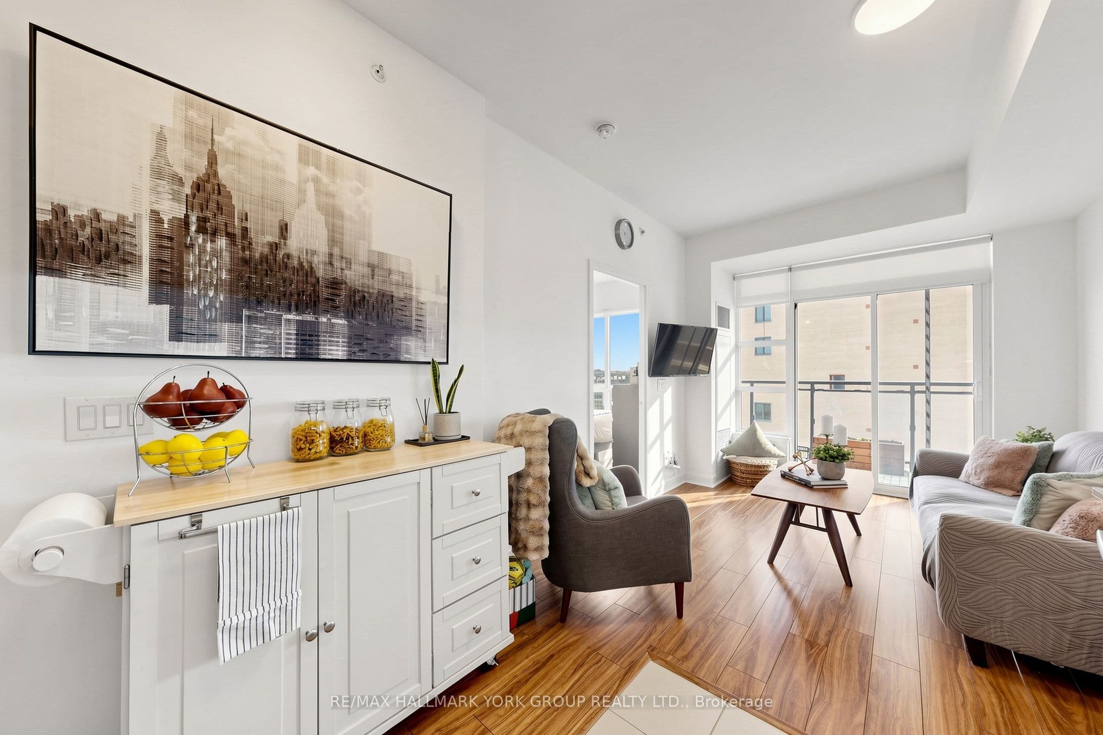 Unit 612 840 Queen's Plate Drive photo 1