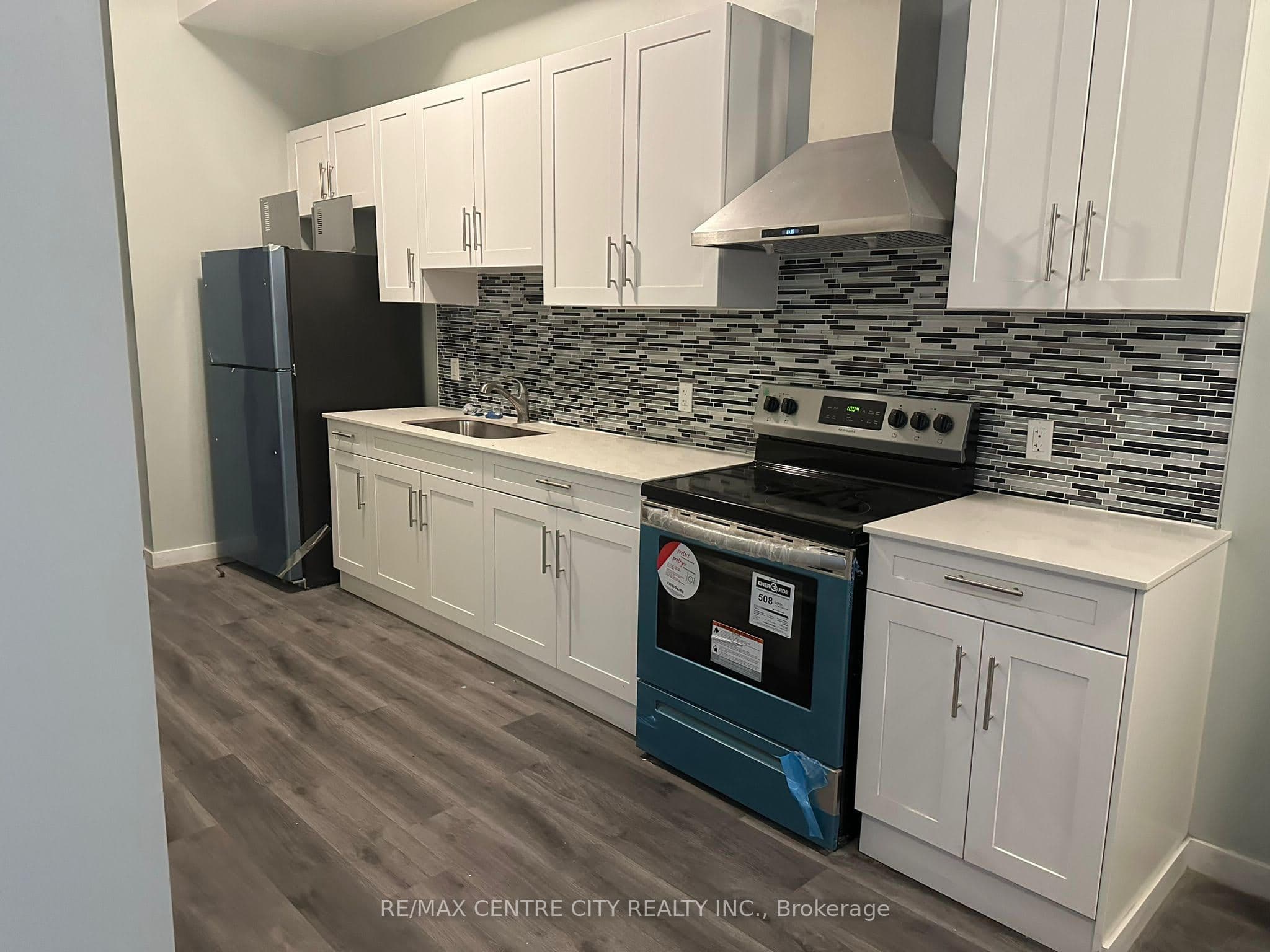 Unit 2 362 Richmond Street photo 1