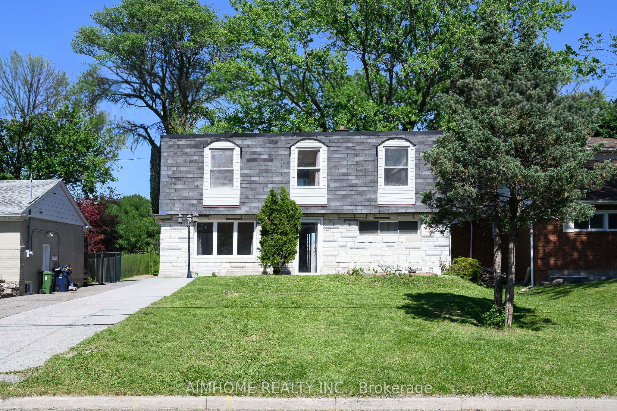 49 Bellefontaine Street photo 1