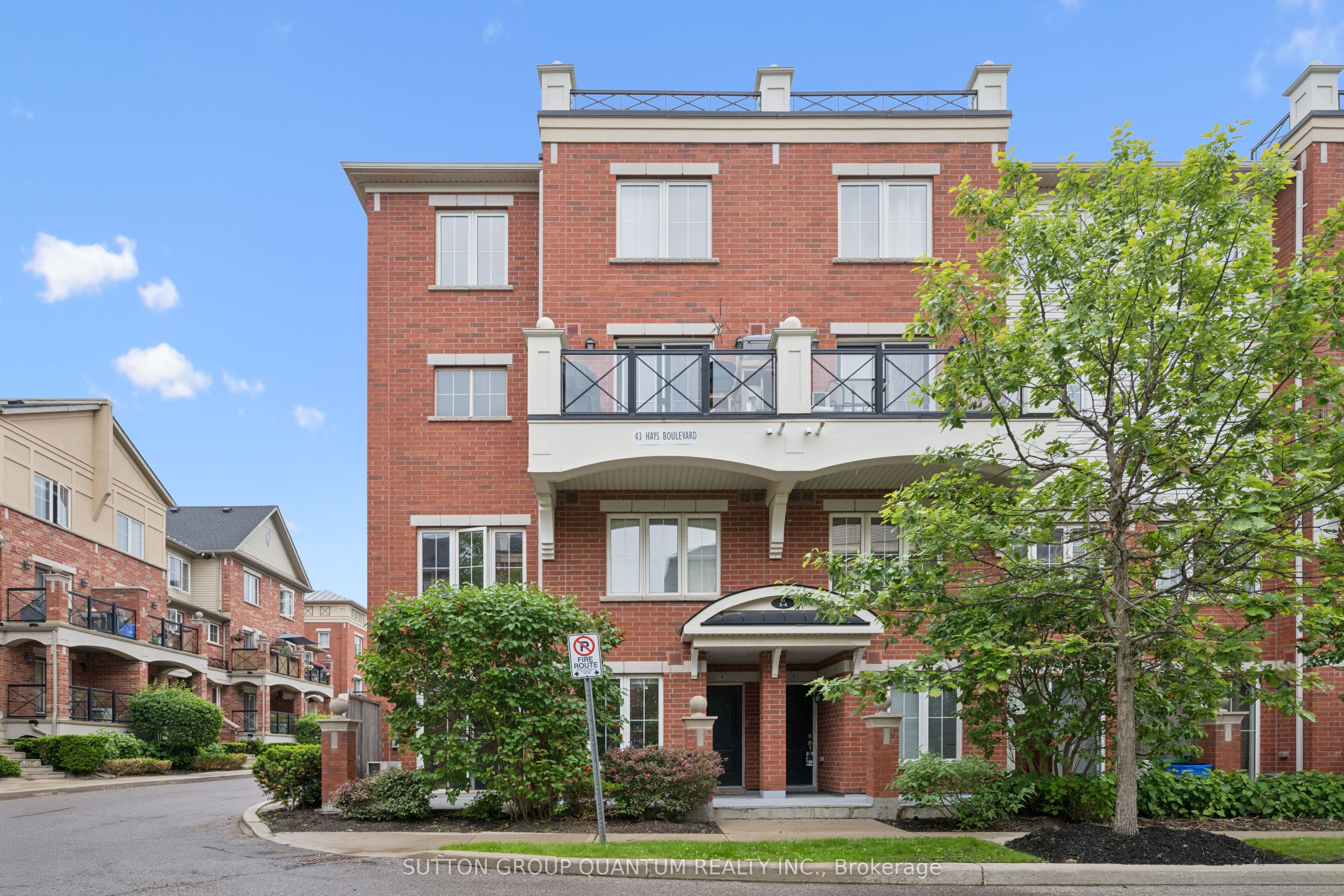 Unit 4 43 Hays Boulevard photo 1