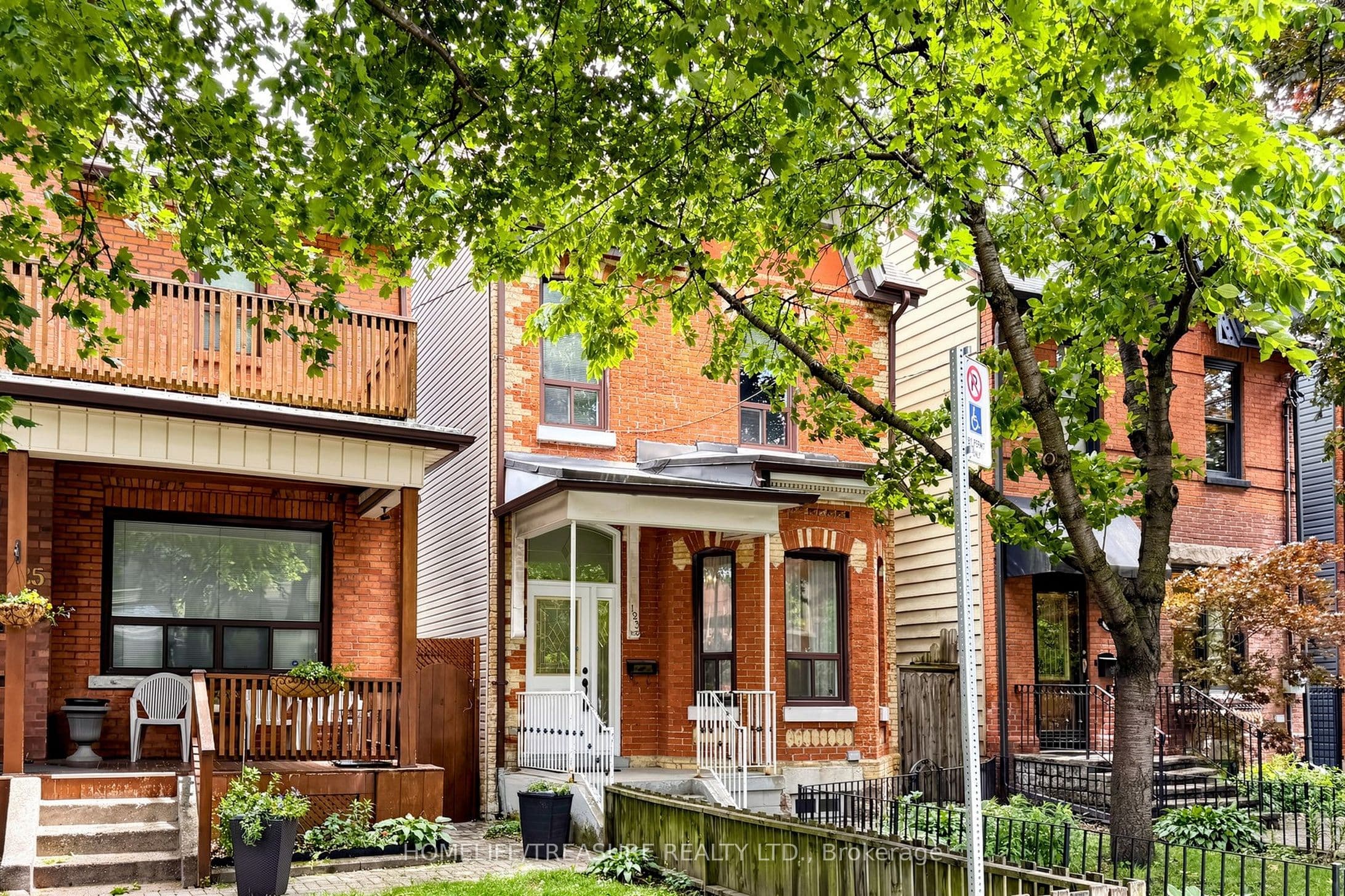 123 robert Street photo 1