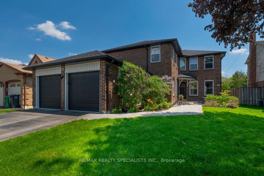77 Leander Street photo 1