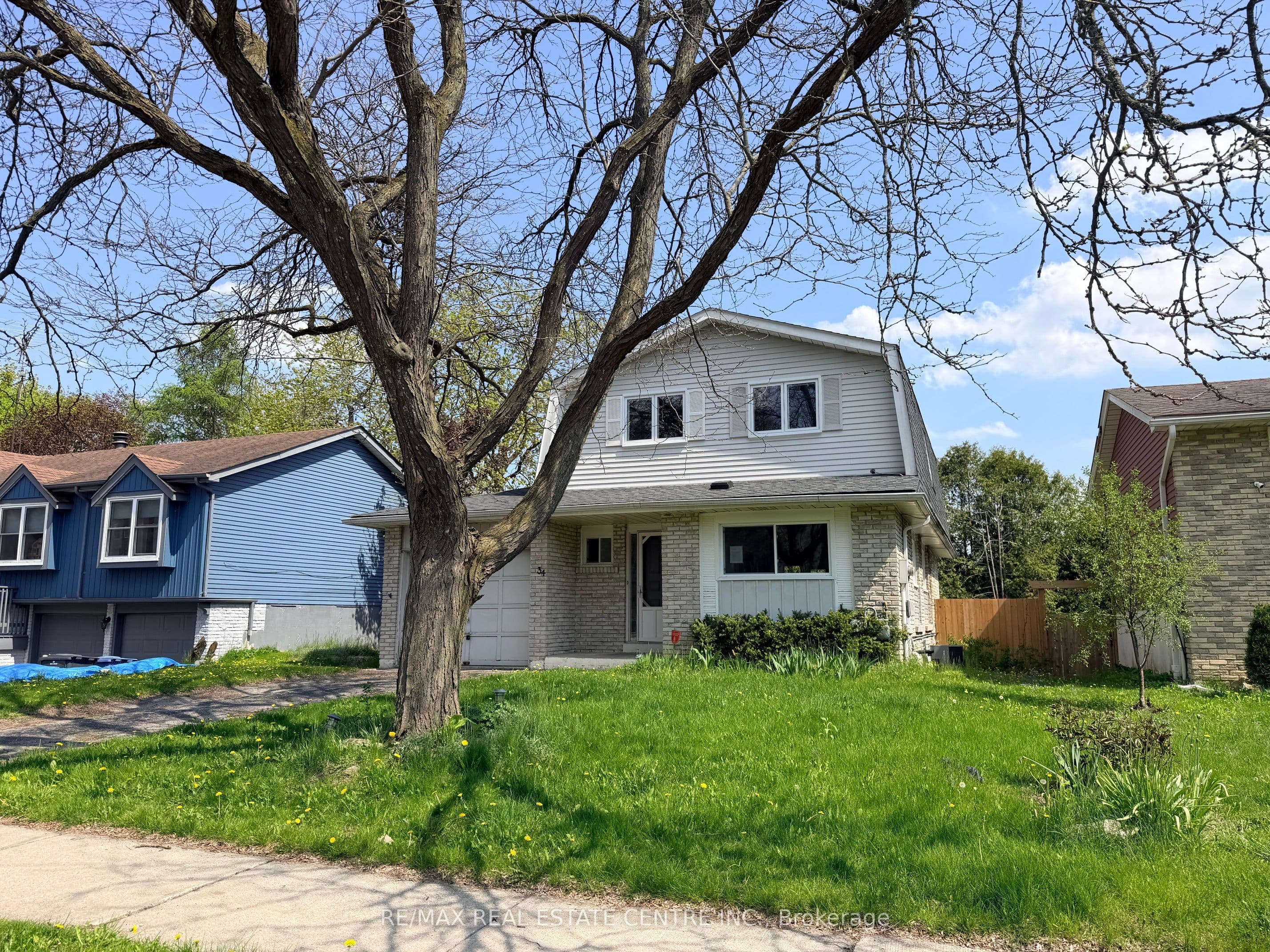 34 Woodridge Drive photo 1