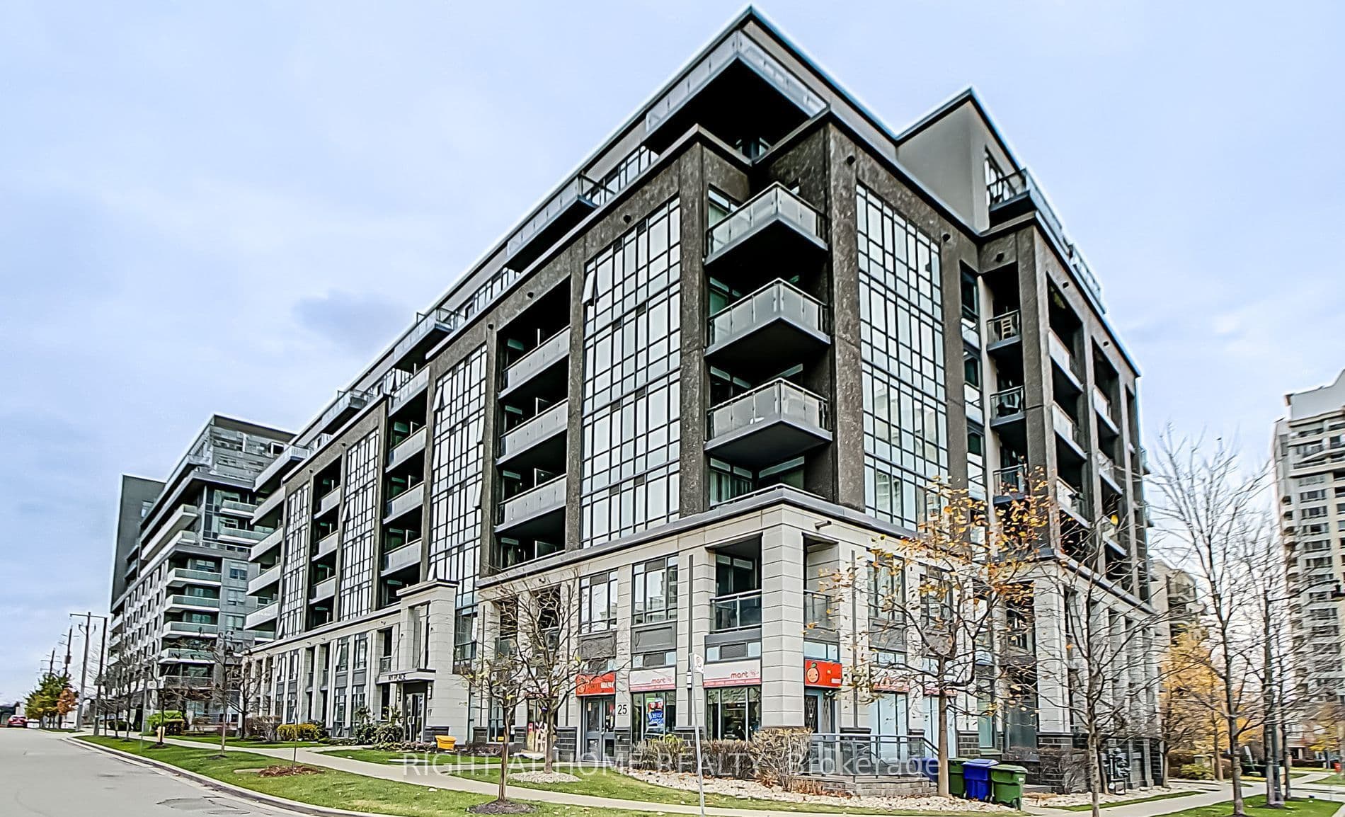 Unit 605 17 Kenaston Gardens photo 1
