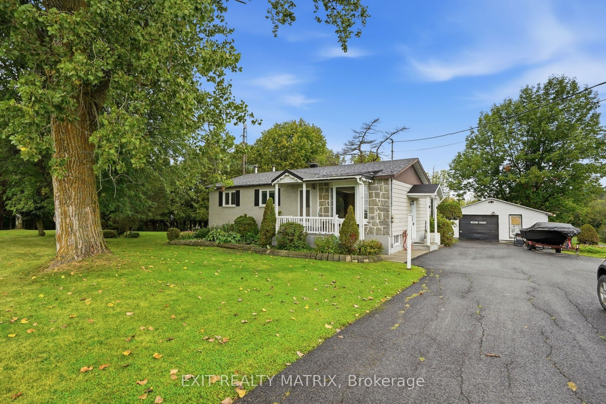22215 Laggan-Glenelg Road photo 1