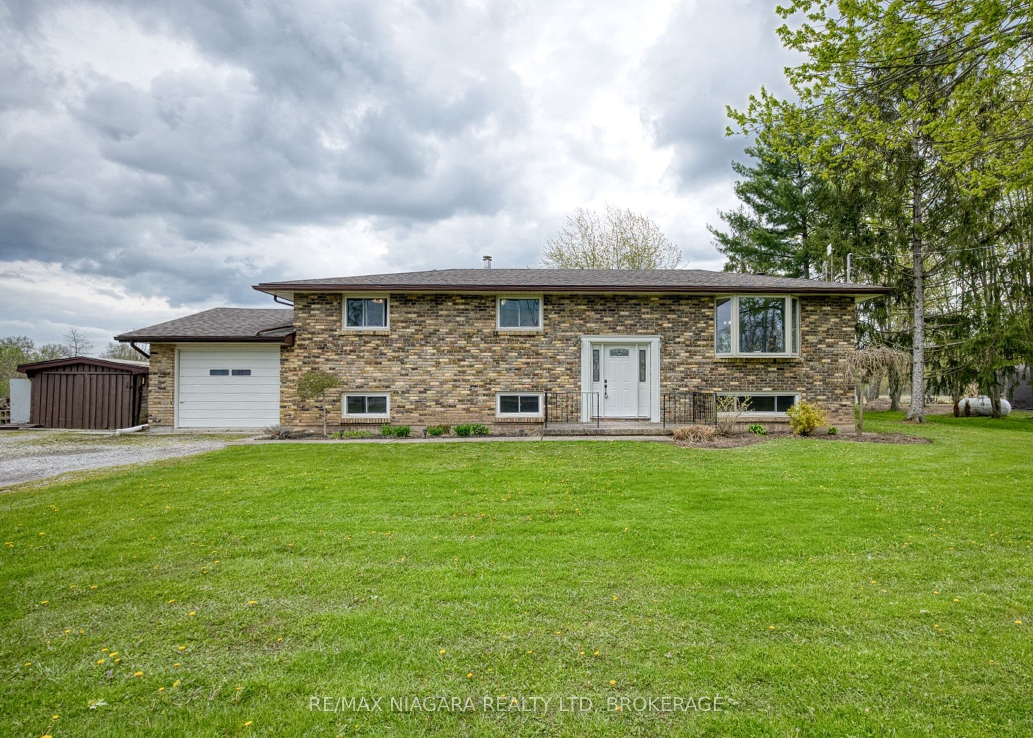 1506 Ott Road photo 1