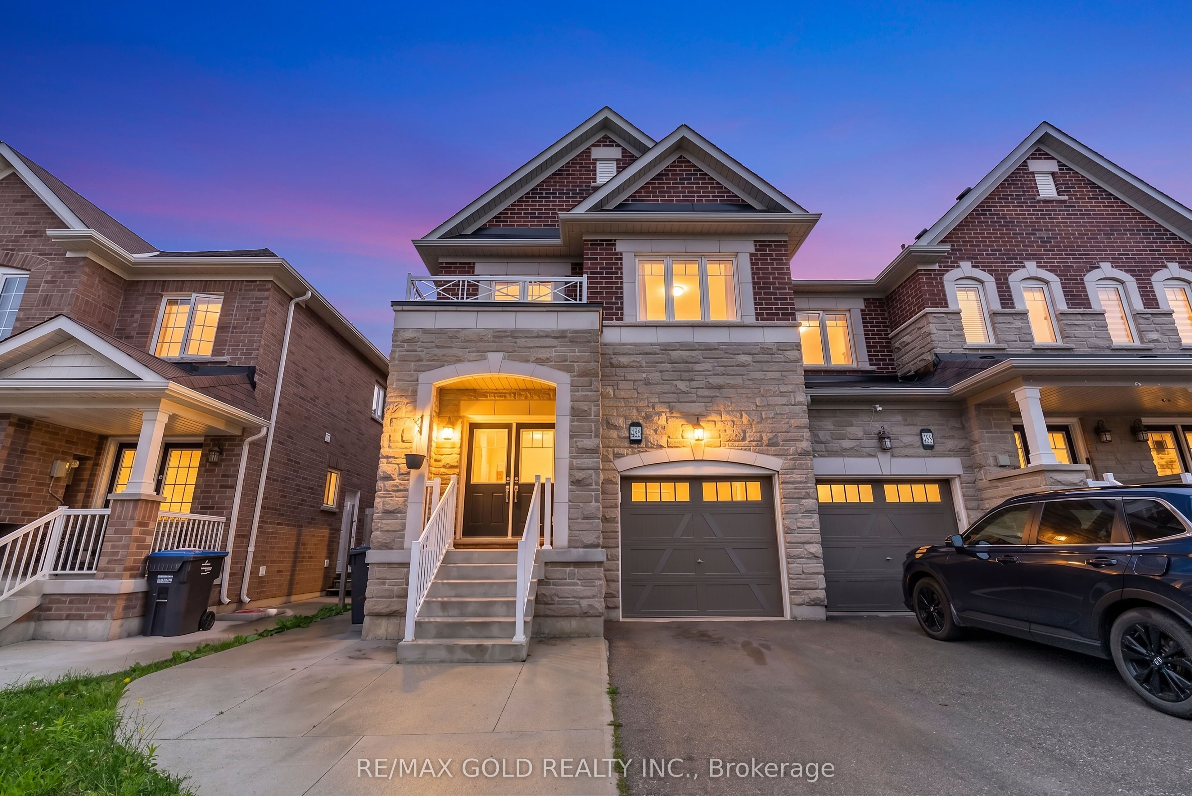 486 Queen Mary Drive photo 1