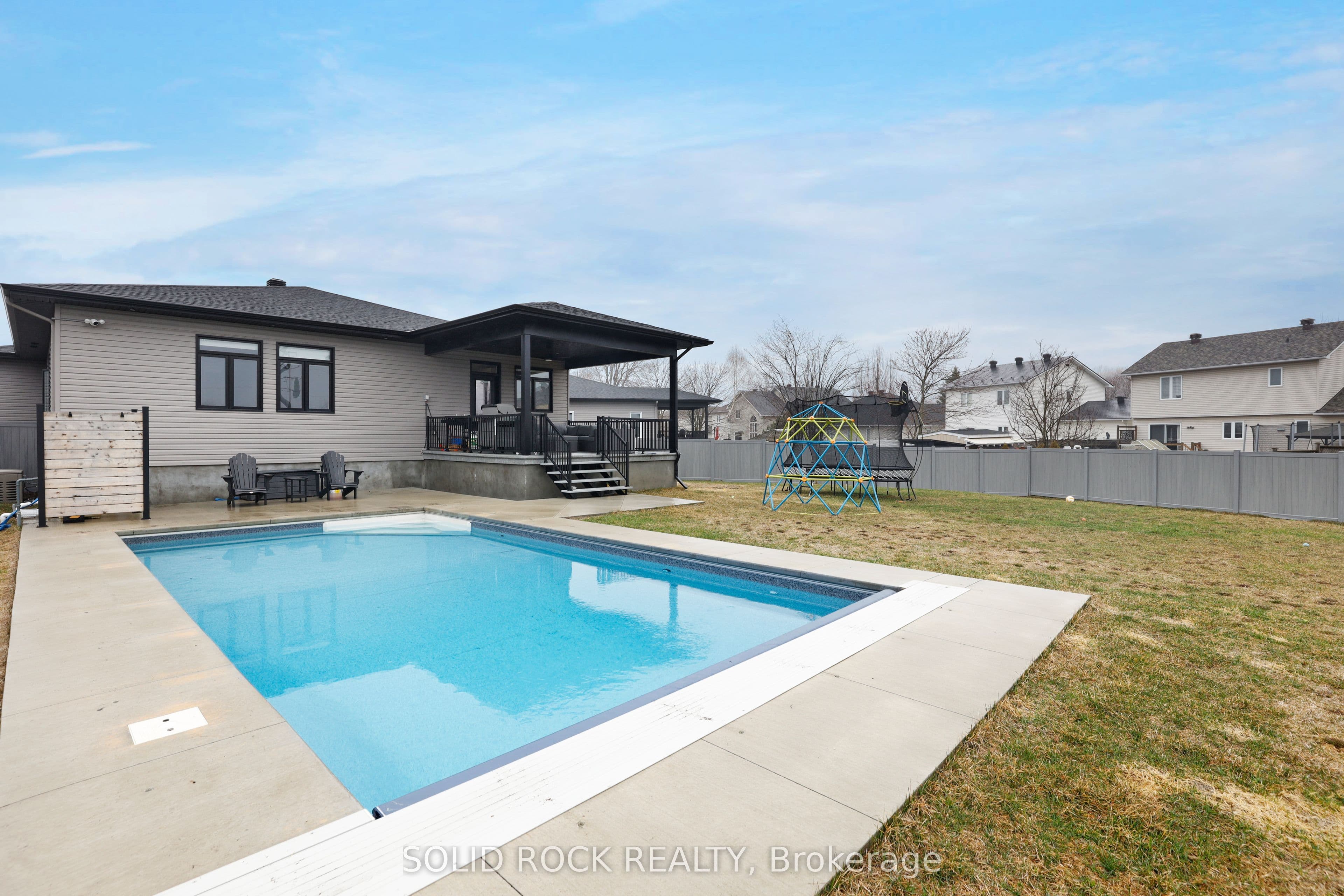 216 Filion Street photo 1