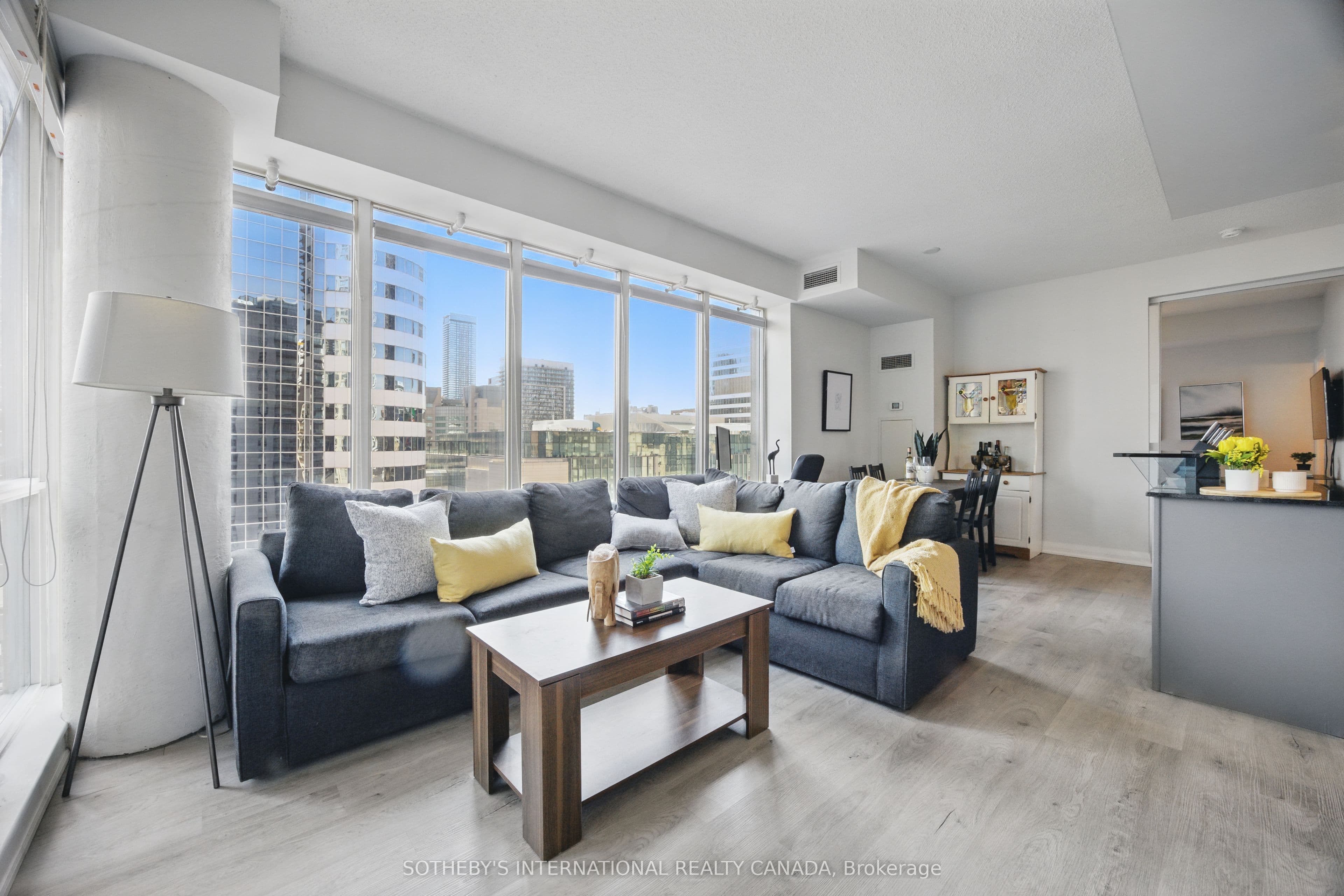 Unit 1307 220 Victoria Street photo 1