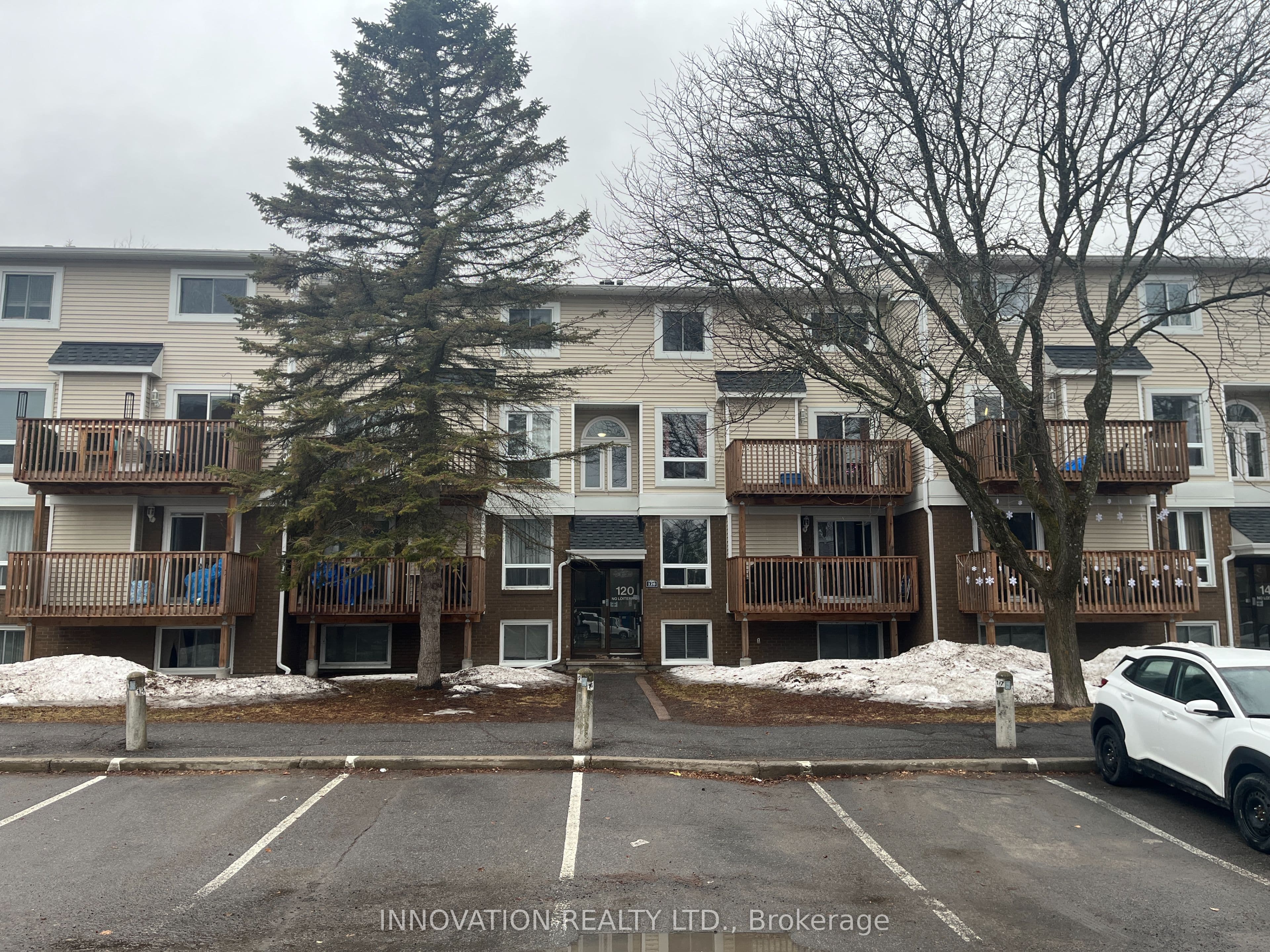 Unit 2 120 Fenerty Crescent photo 1