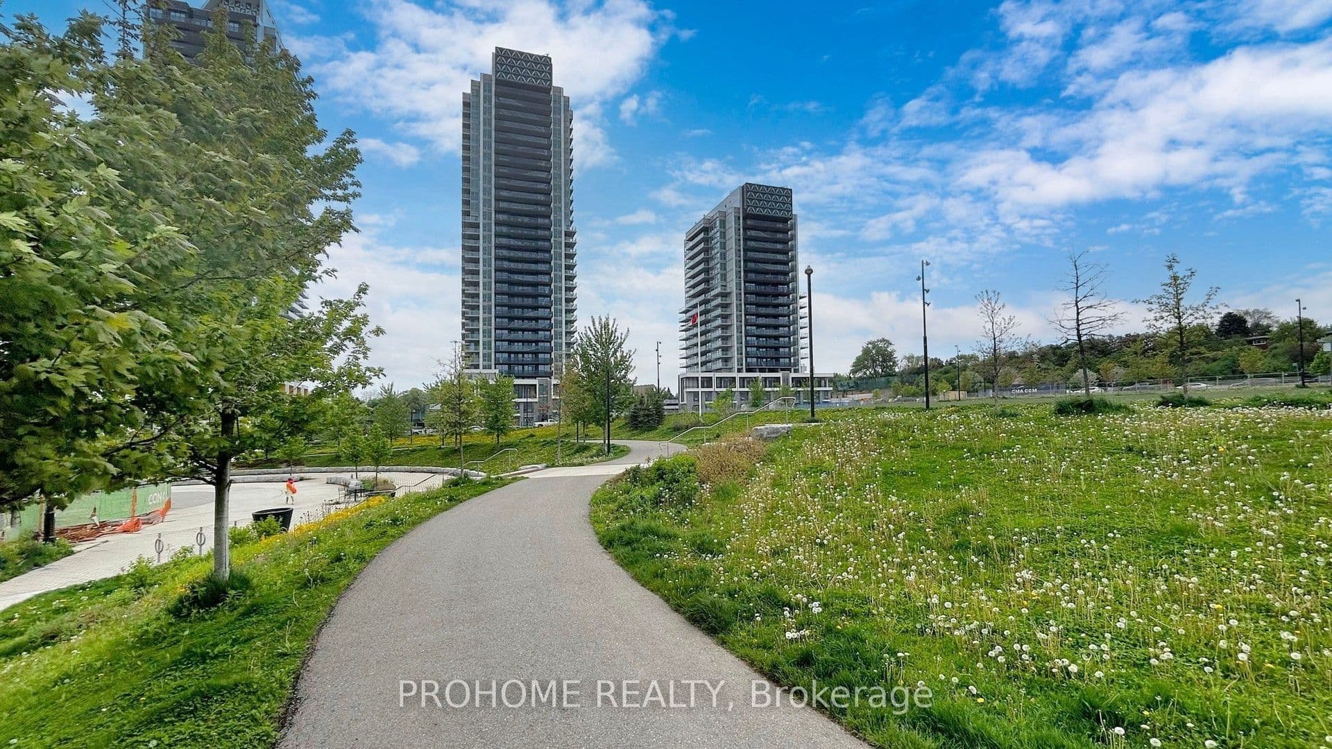 Unit 1006 27 McMahon Drive photo 1