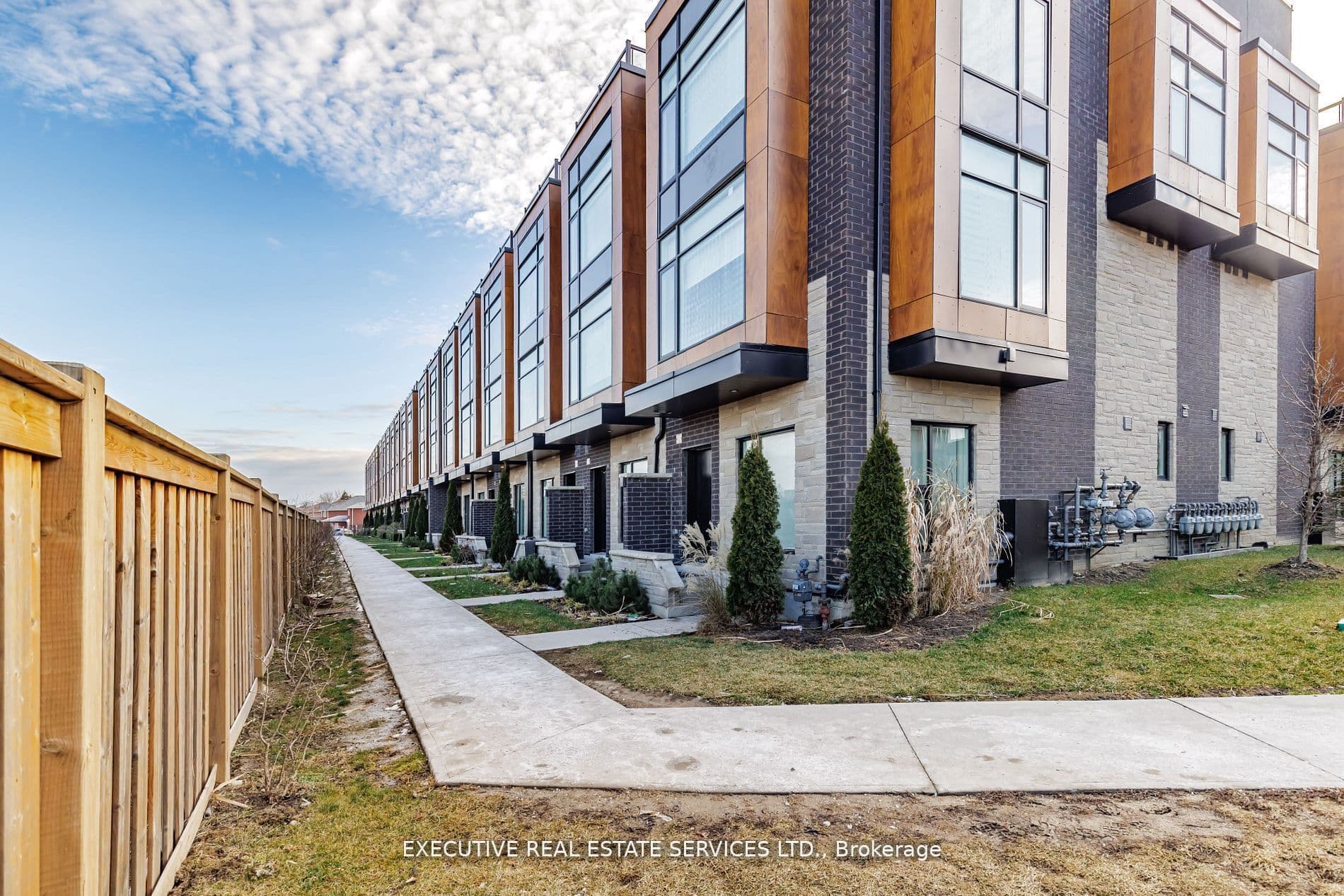 Unit 39 200 Malta Avenue photo 1