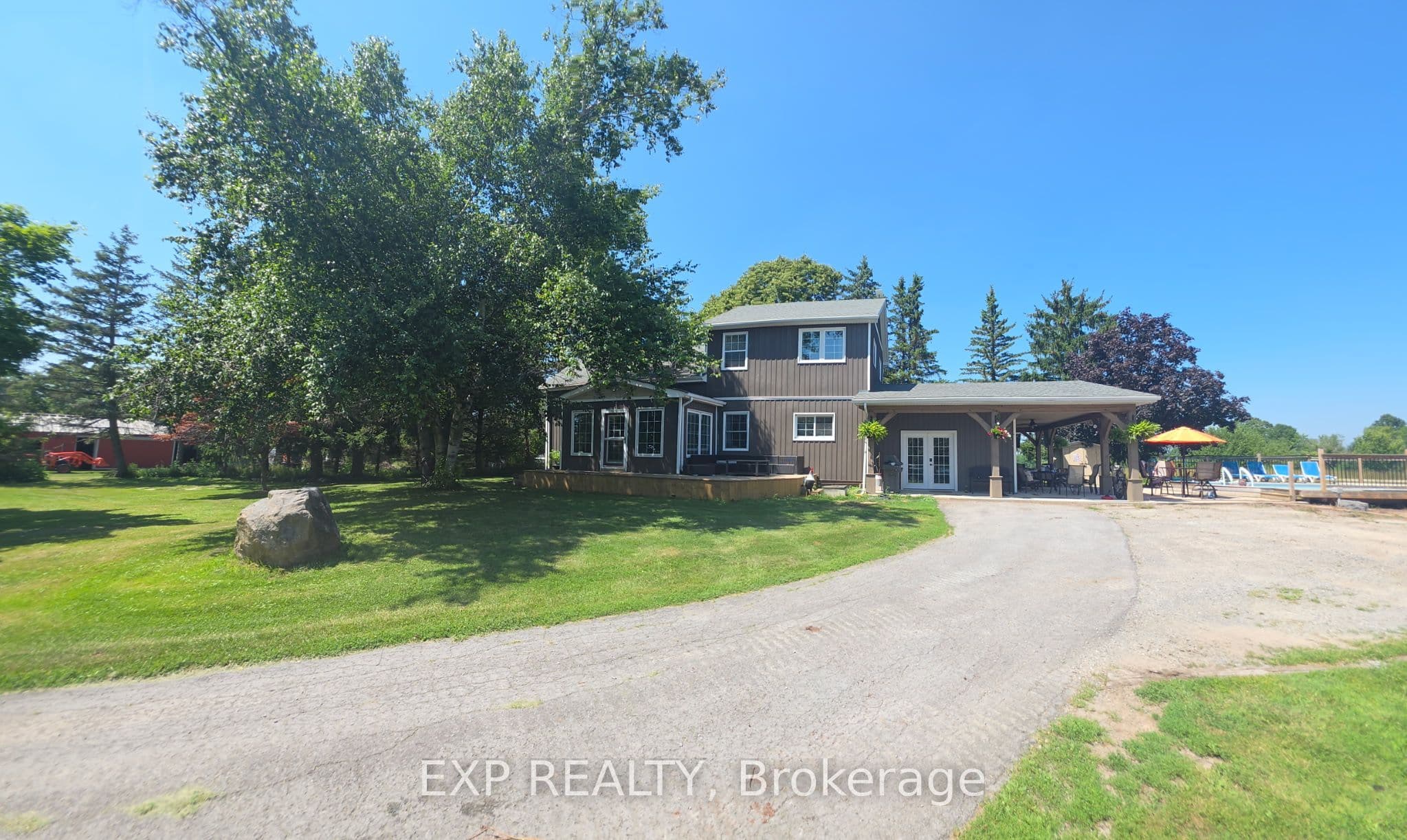 9043 Ridge Road photo 1