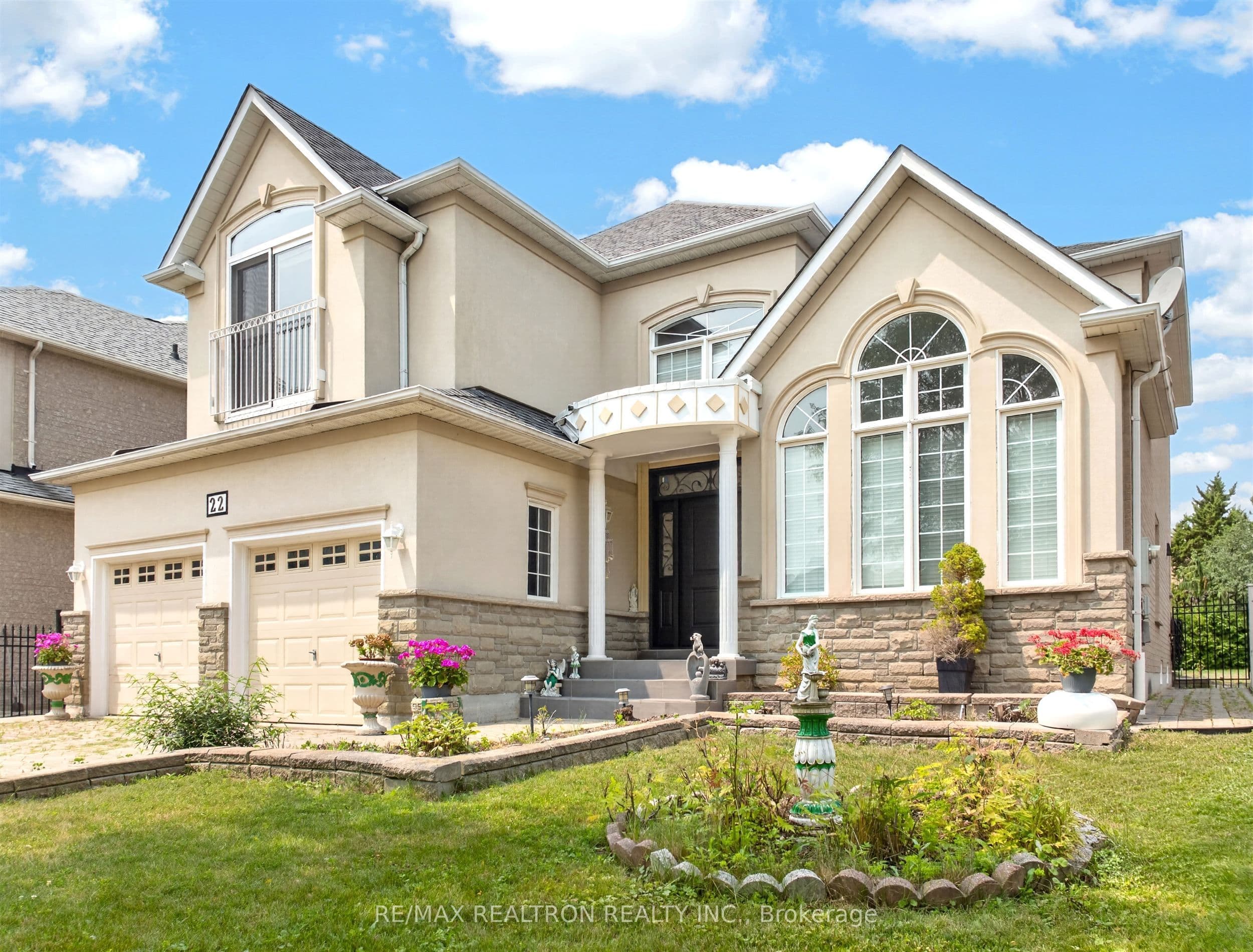 22 Queensborough Court photo 1