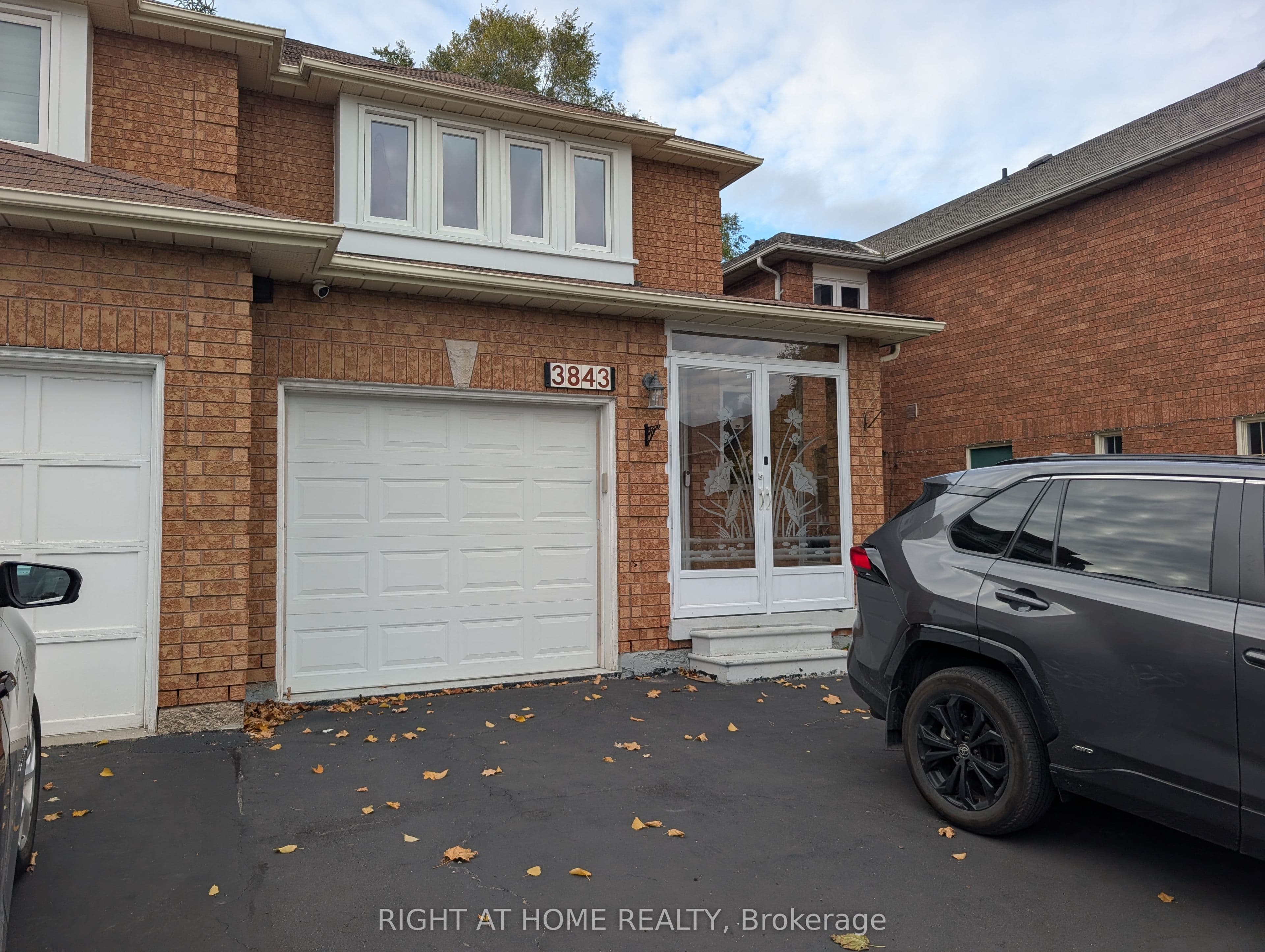 Unit Upper 3843 Densbury Drive photo 1