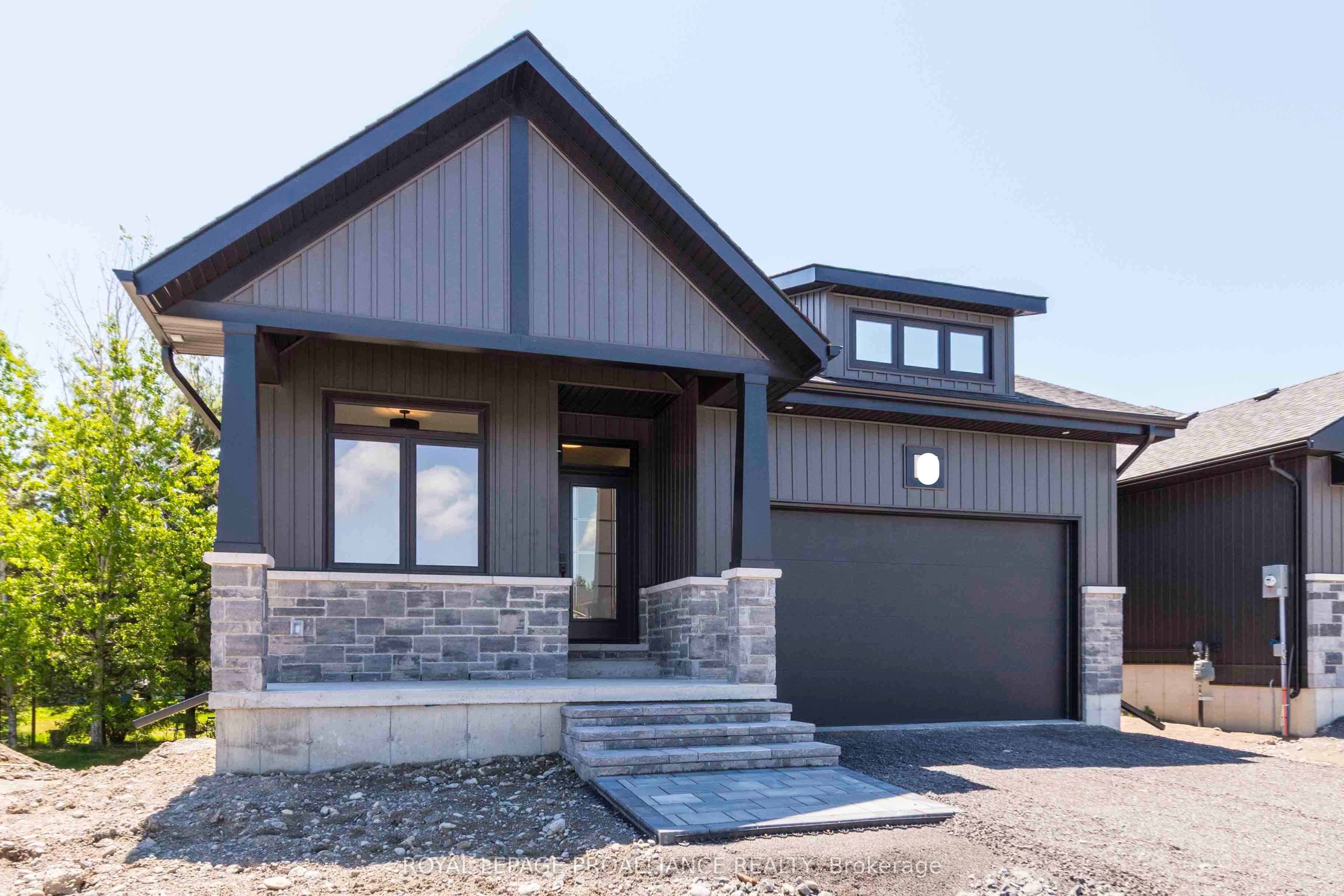 6 Mackenzie John Crescent photo 1