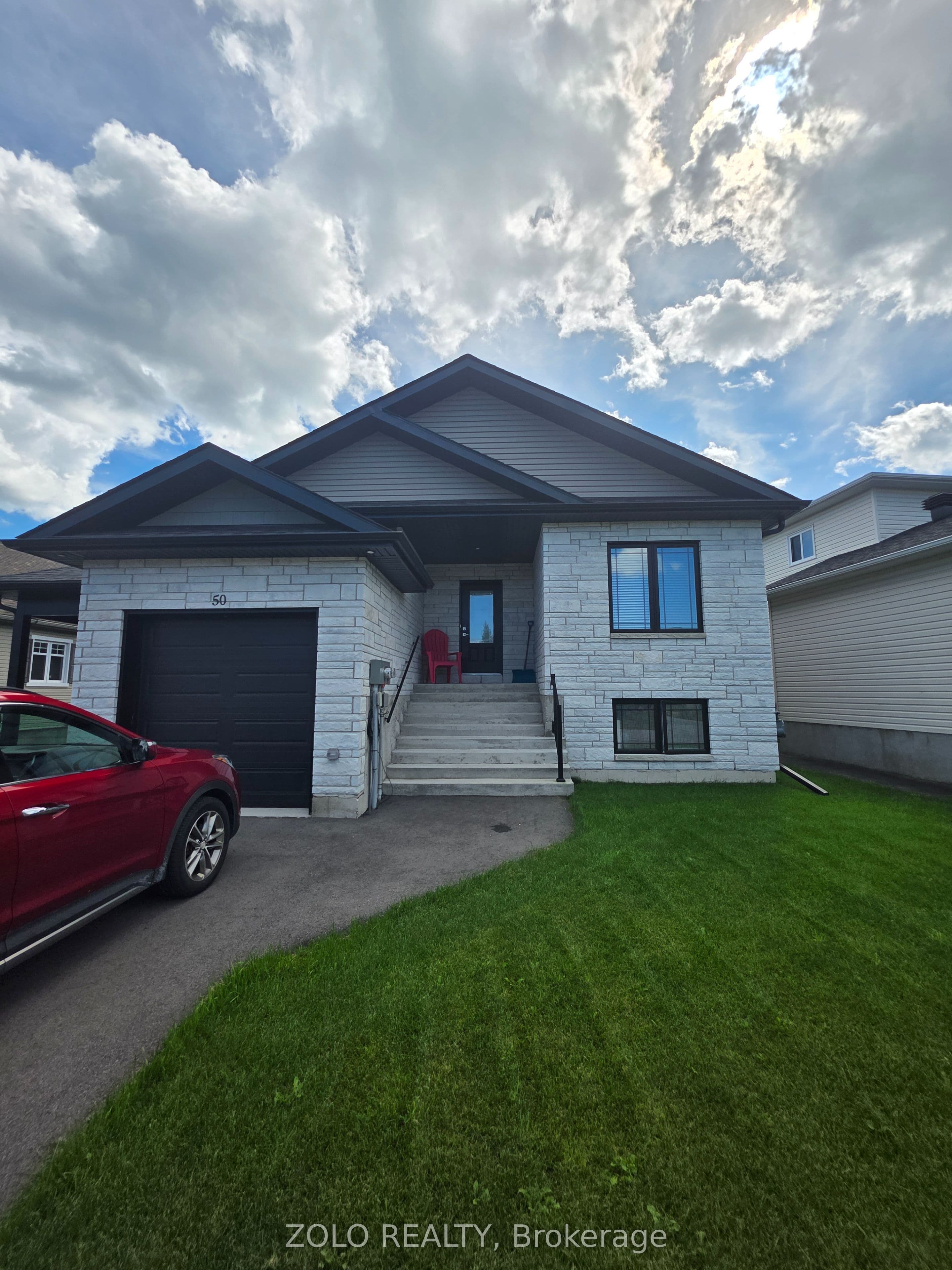 50 Abagail Crescent photo 1
