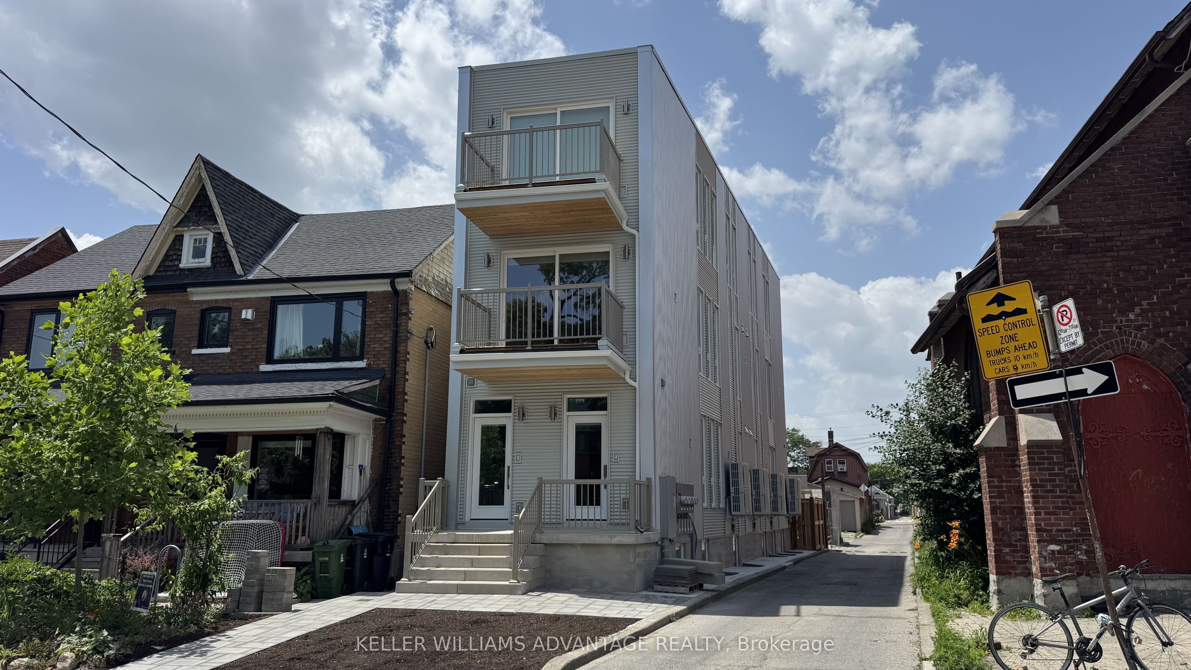 Unit Unit D 616 Delaware Avenue photo 1
