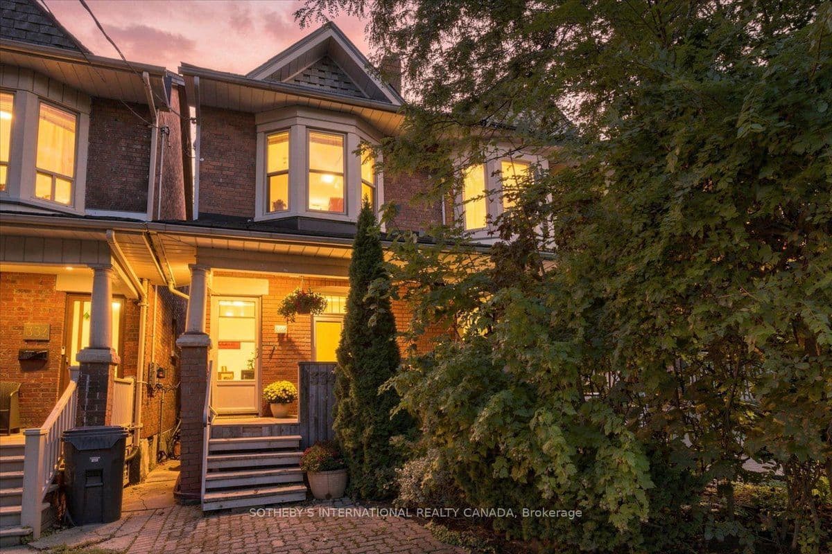 334 Albany Avenue photo 1