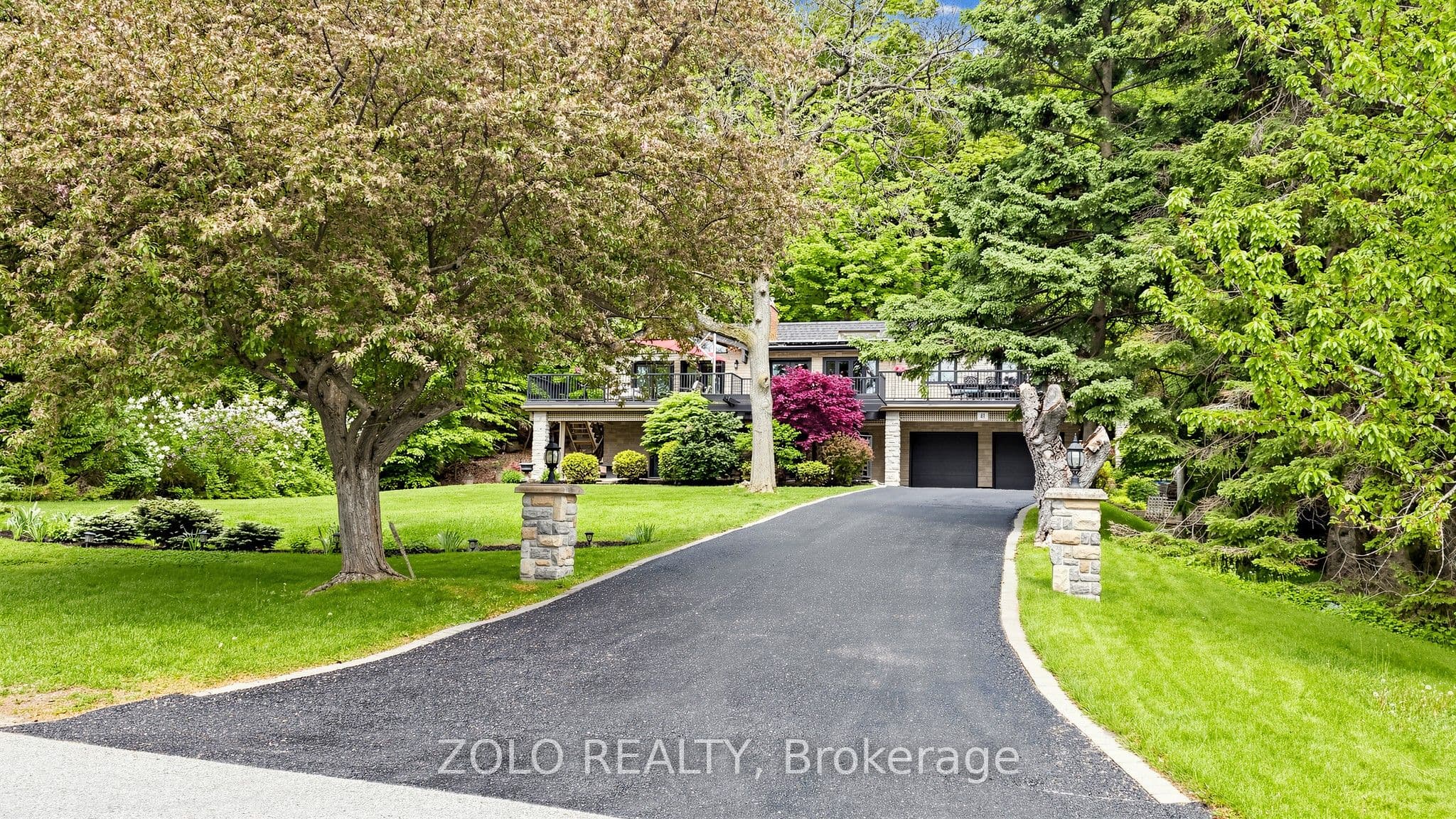 41 Meadowcliffe Drive photo 1