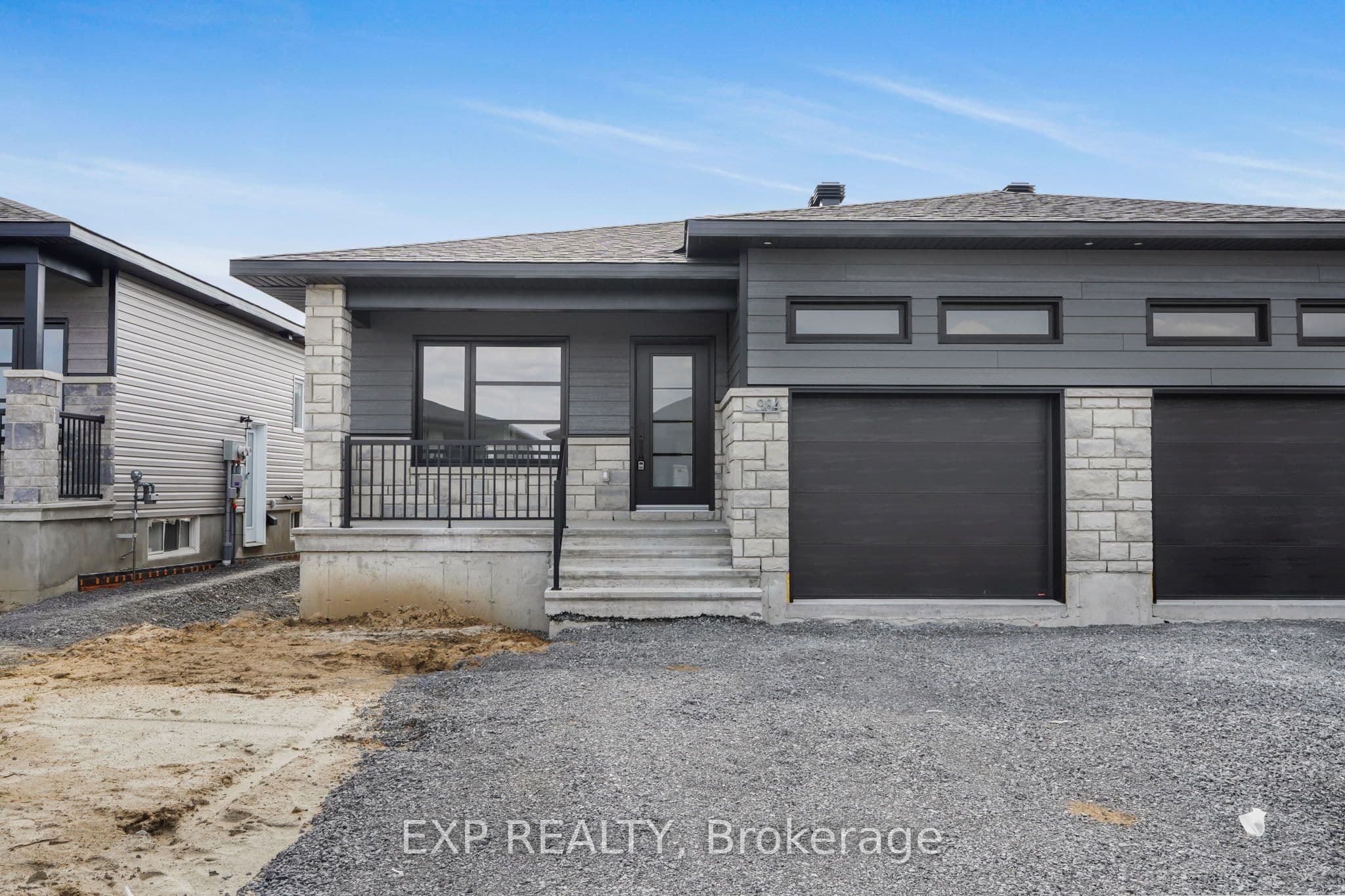995 Katia Street photo 1