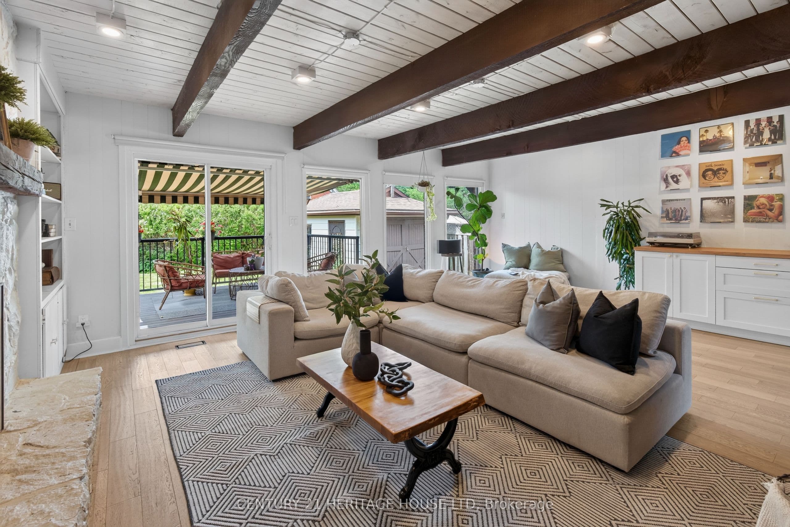 98 Roger Street photo 1