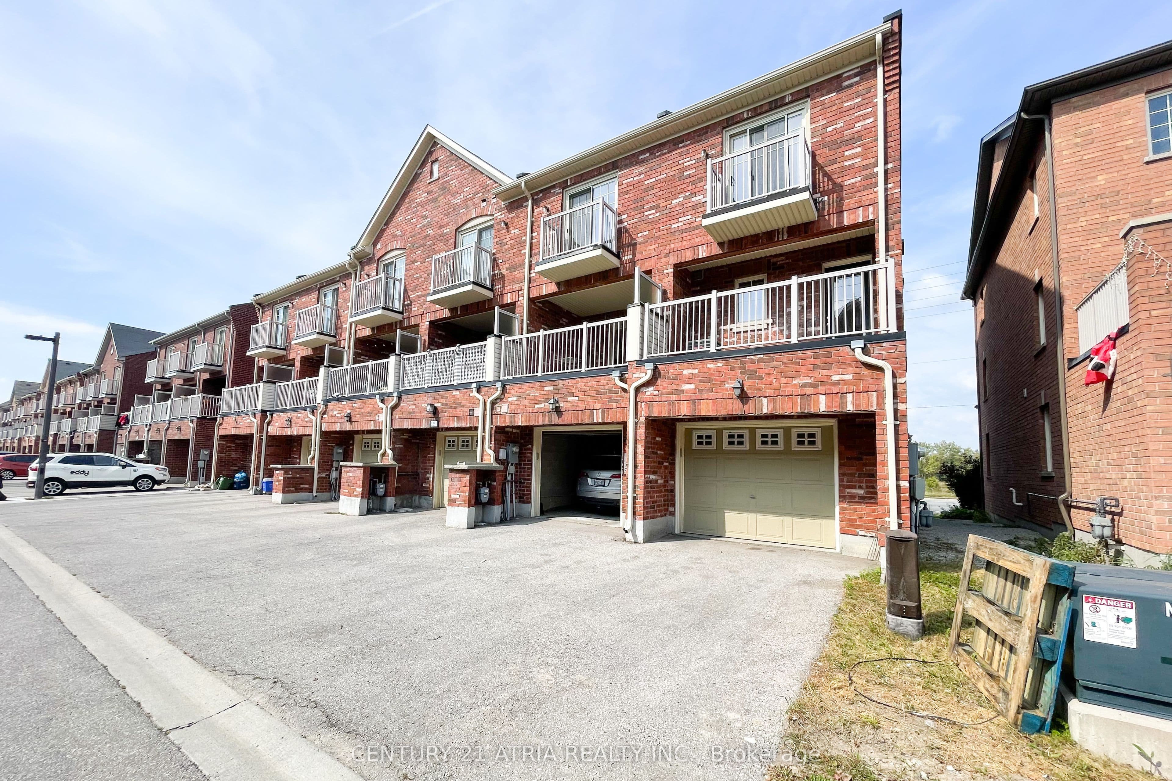 5295 Major Mackenzie Drive photo 1