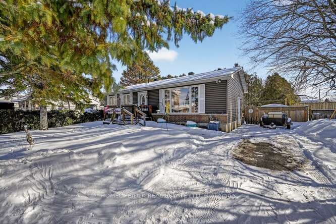 73 Adelaide St S Street photo 1