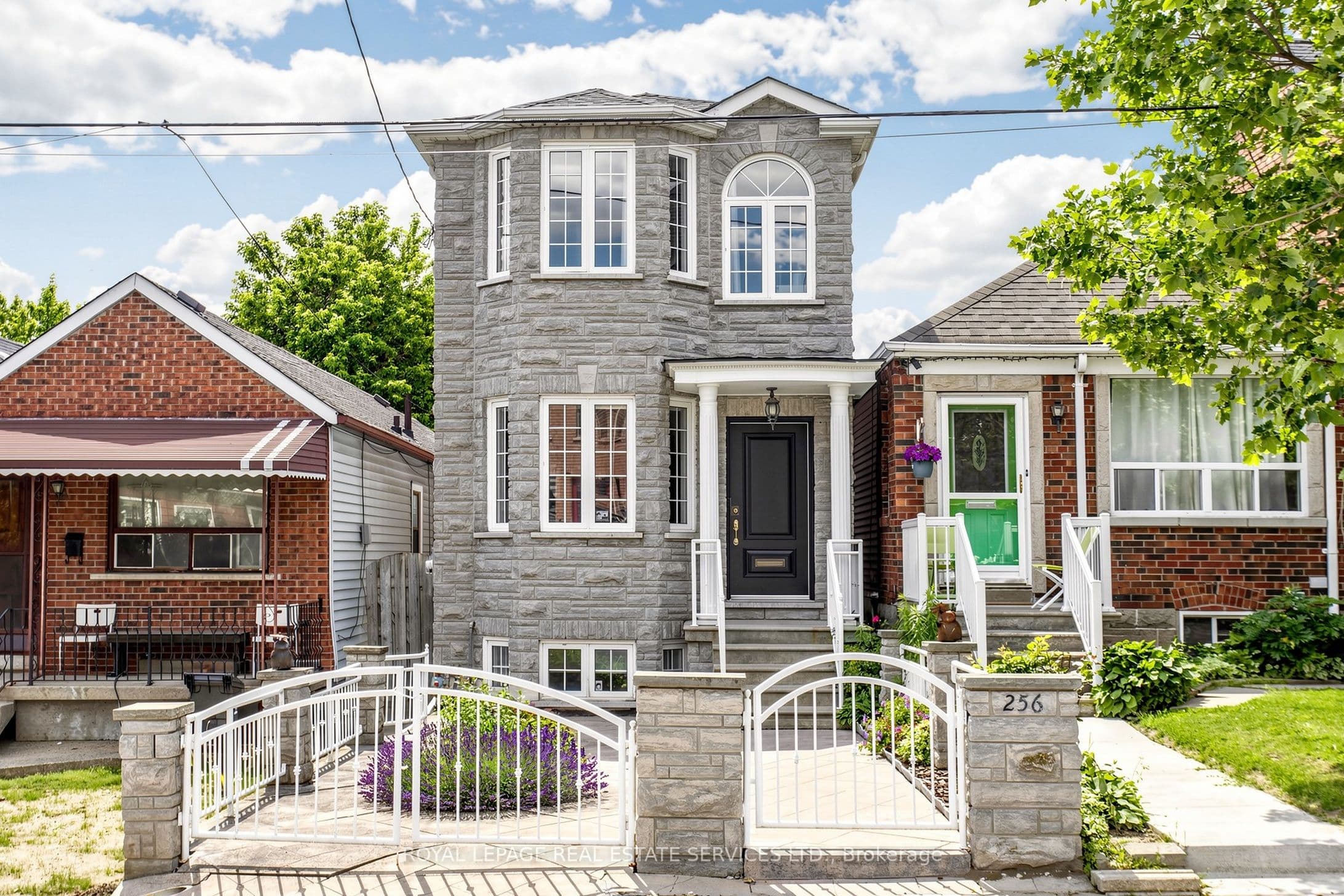 256 Earlscourt Avenue photo 1