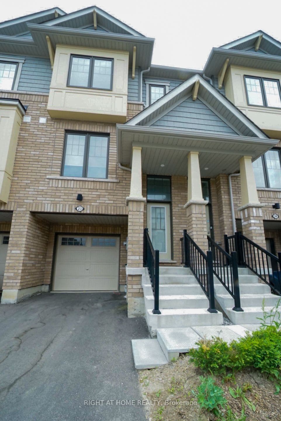 Unit 23 185 Bedrock Drive photo 1