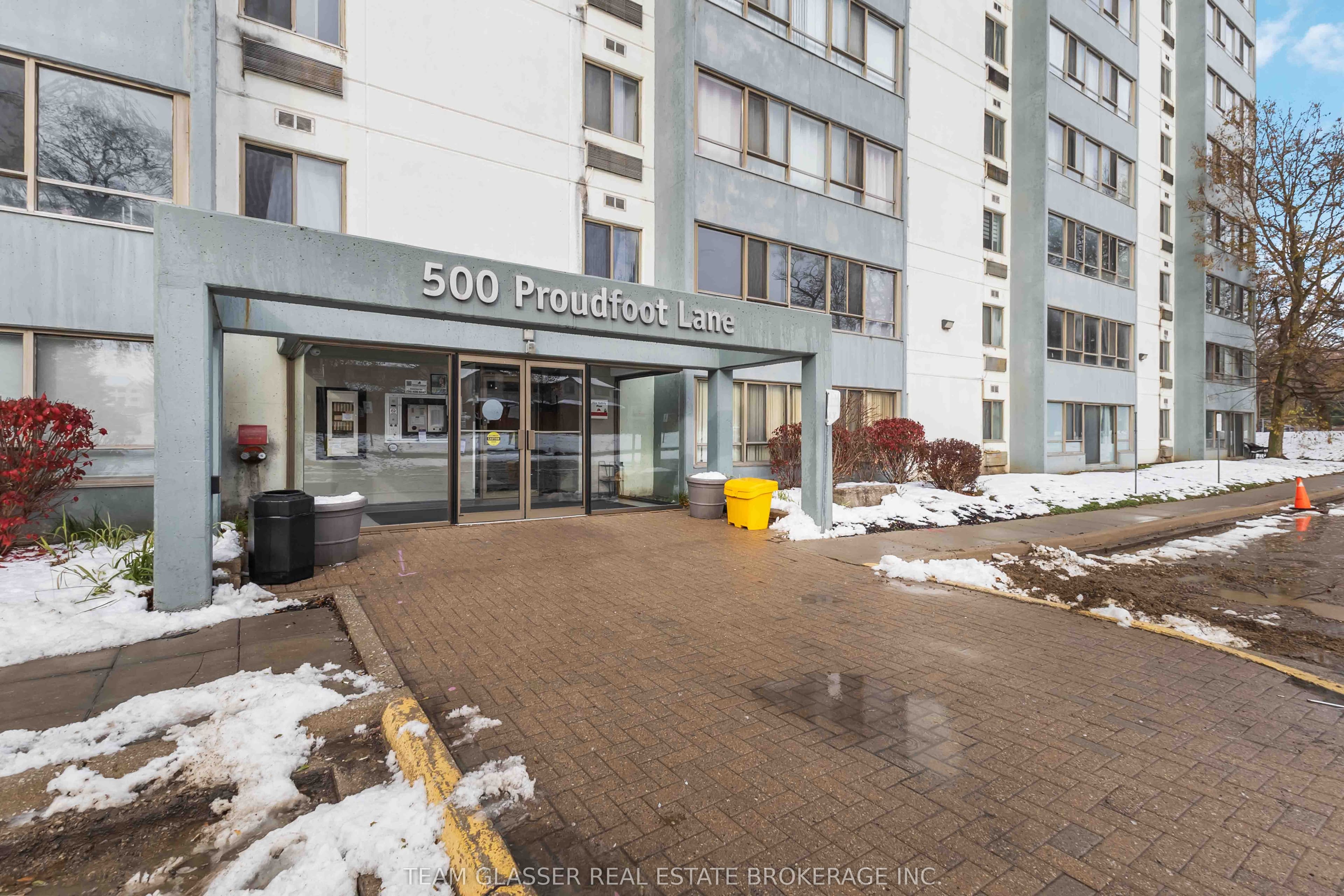 Unit 707 500 Proudfoot Lane photo 1