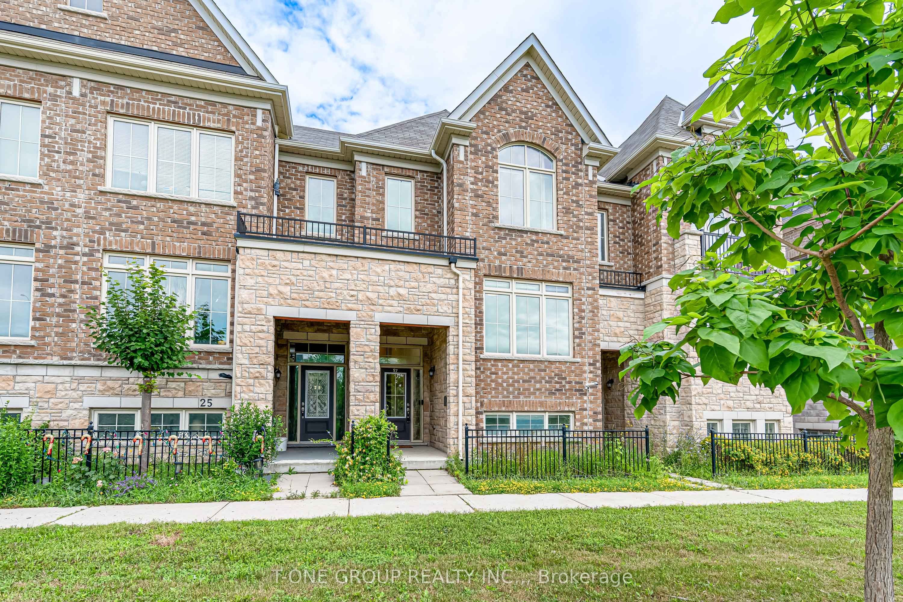 27 Sharbot Lane photo 1