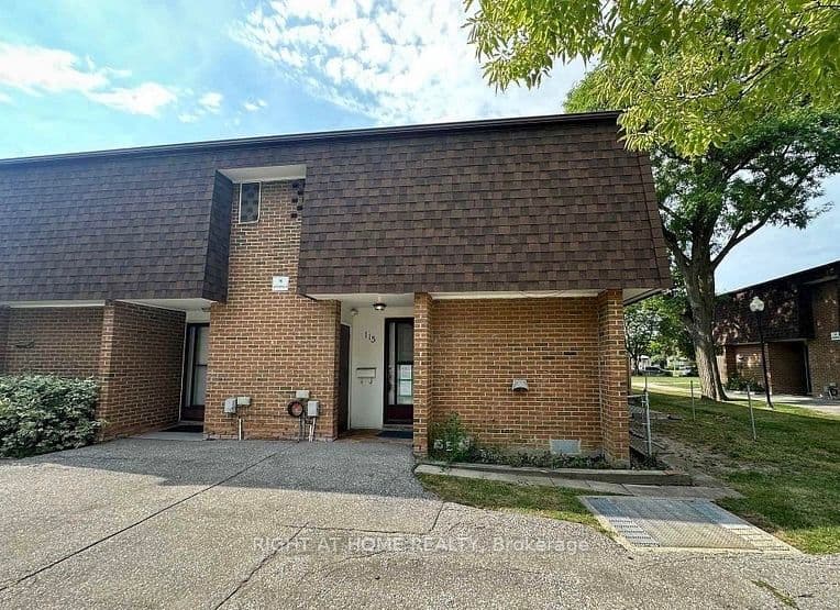 Unit 115 16 Litchfield Court photo 1