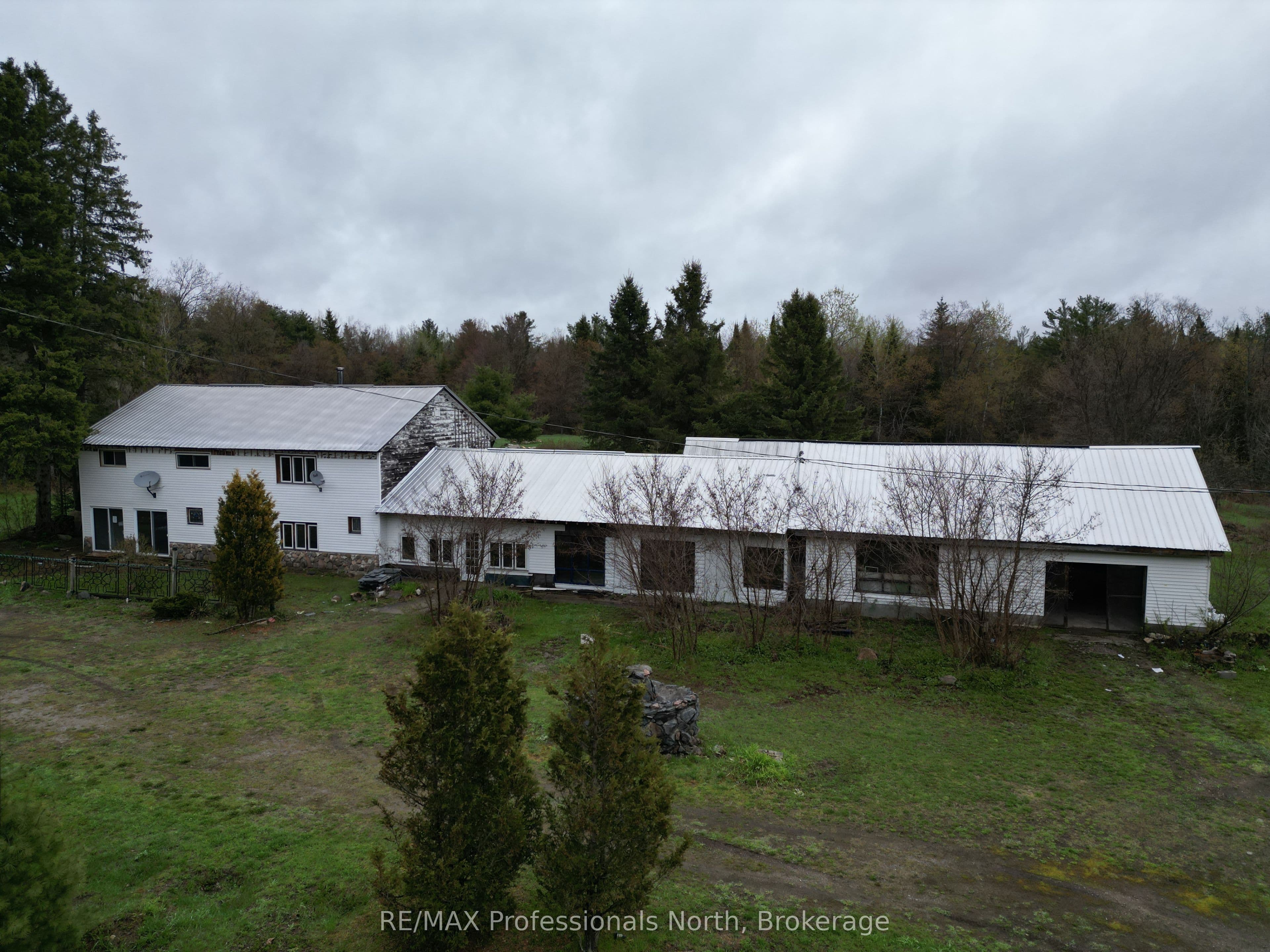 3044 Gelert Road photo 1