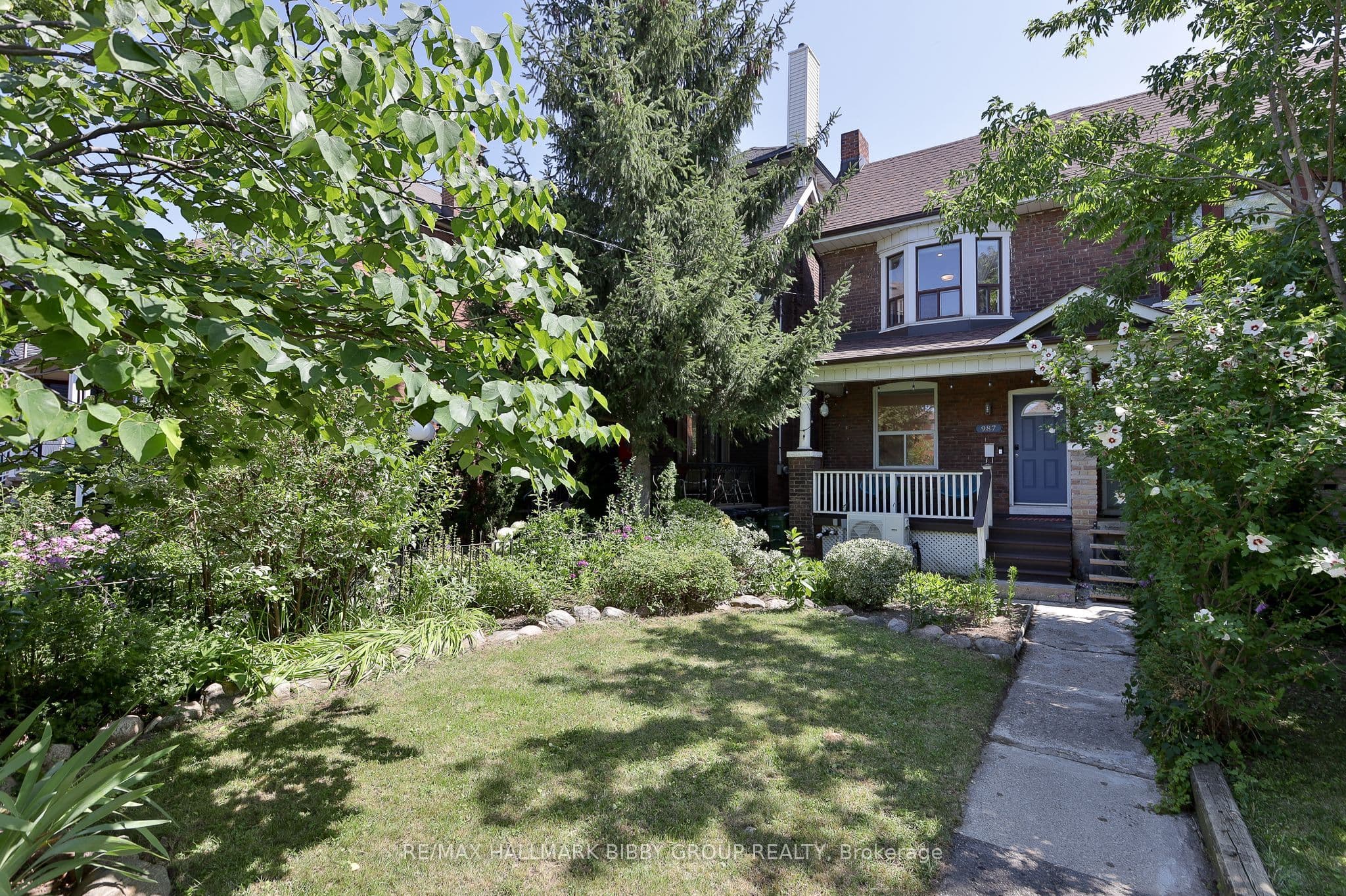 987 Saint Clarens Avenue photo 1