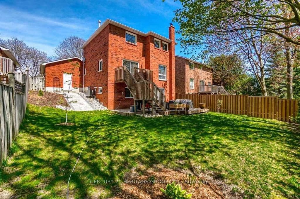 18 Yorktown Place photo 1
