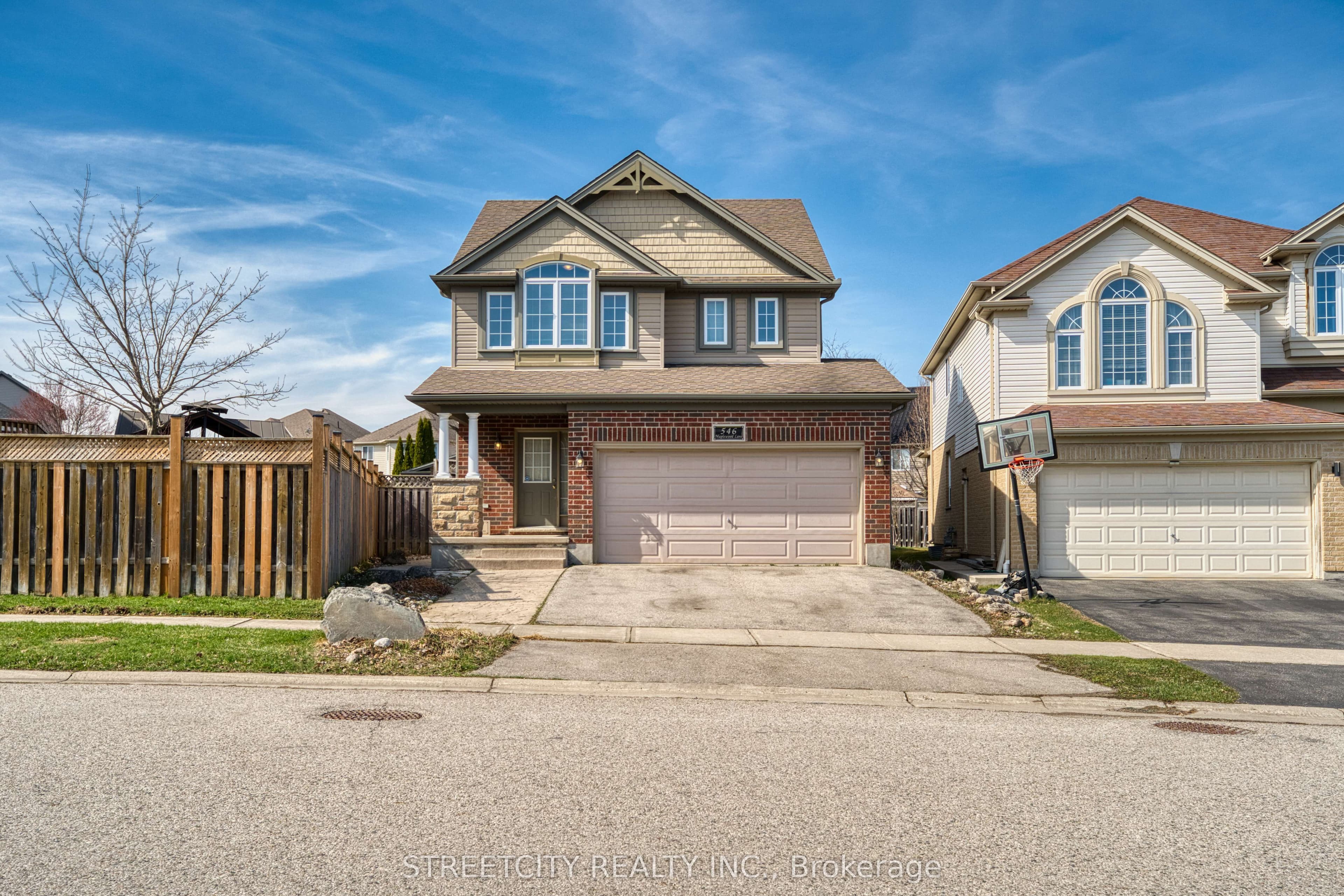 546 MAPLEWOOD Lane photo 1